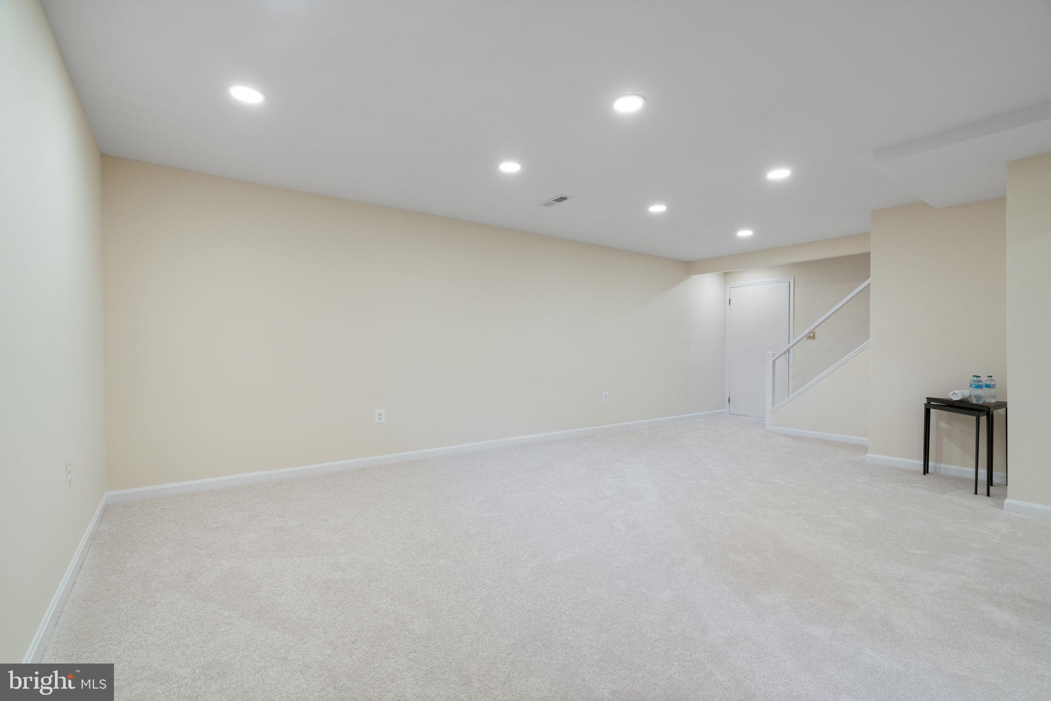 CHANTILLY HIGHLANDS - Residential