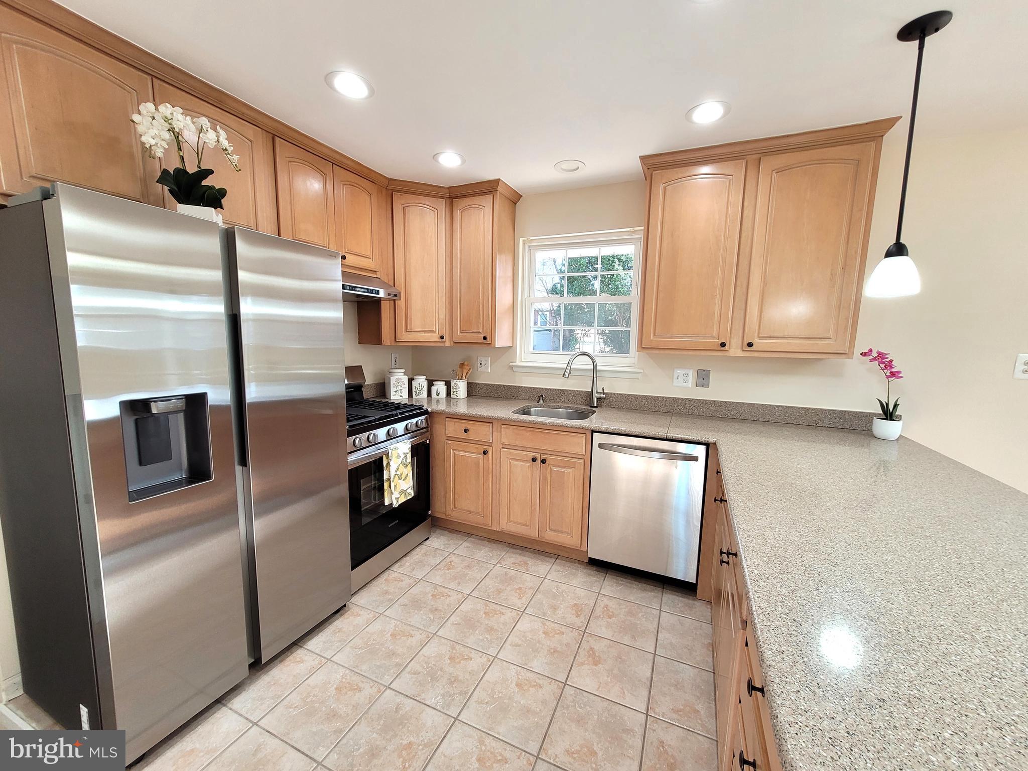 NORTH SPRINGFIELD - Residential