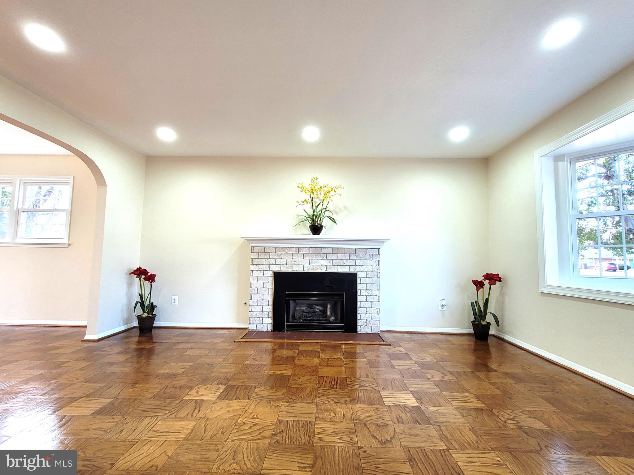 NORTH SPRINGFIELD - Residential
