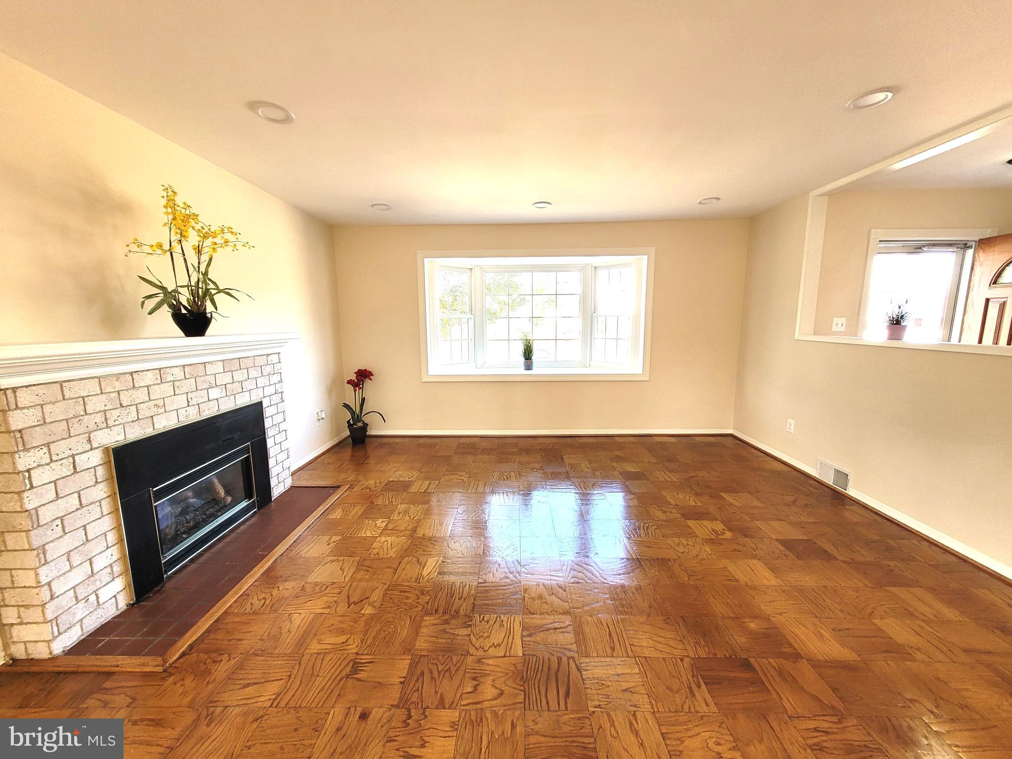 NORTH SPRINGFIELD - Residential
