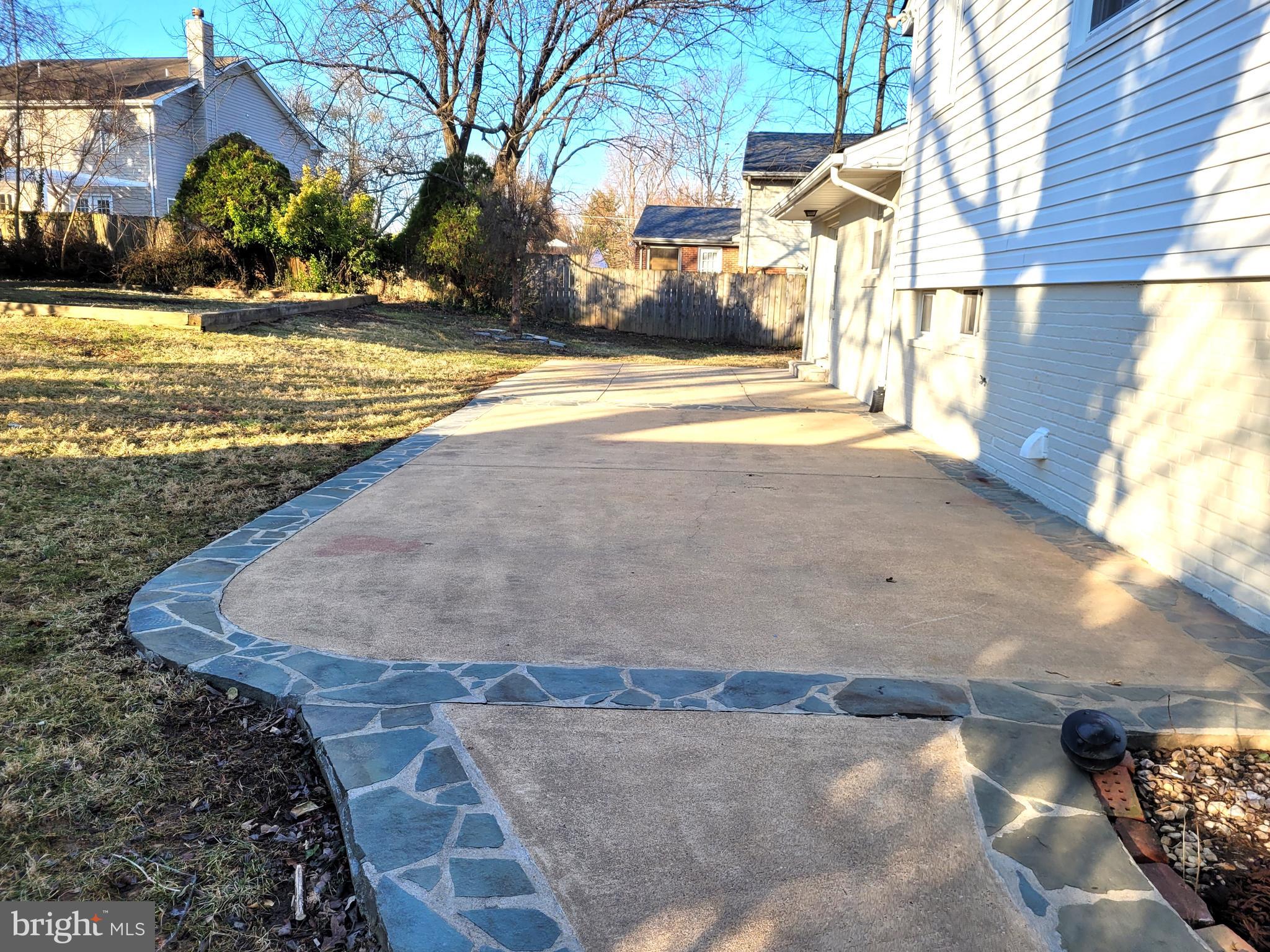 NORTH SPRINGFIELD - Residential