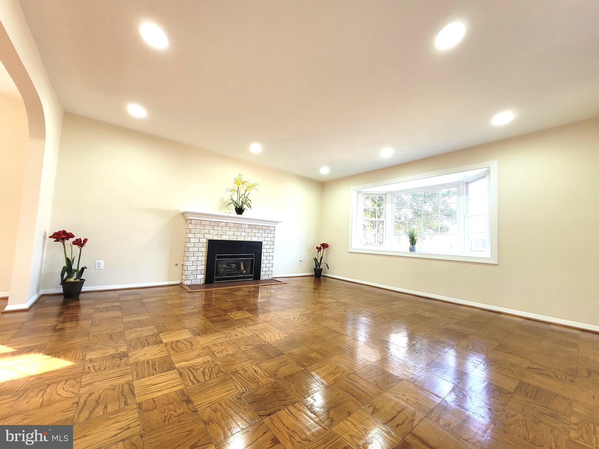 NORTH SPRINGFIELD - Residential