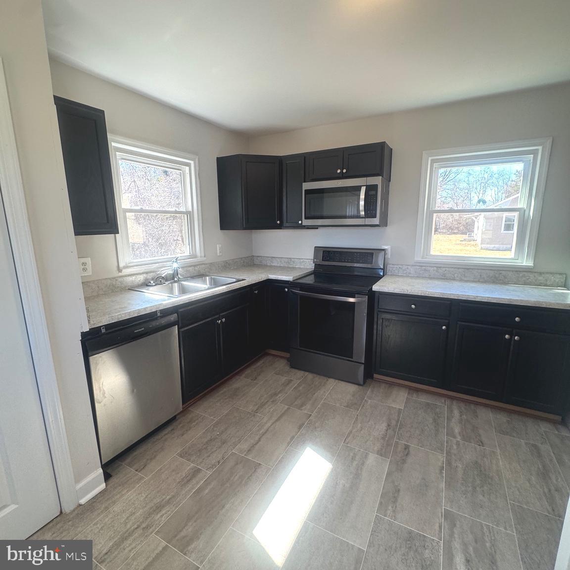 NONE BUT CLOSE TO DAHLGREN - Residential
