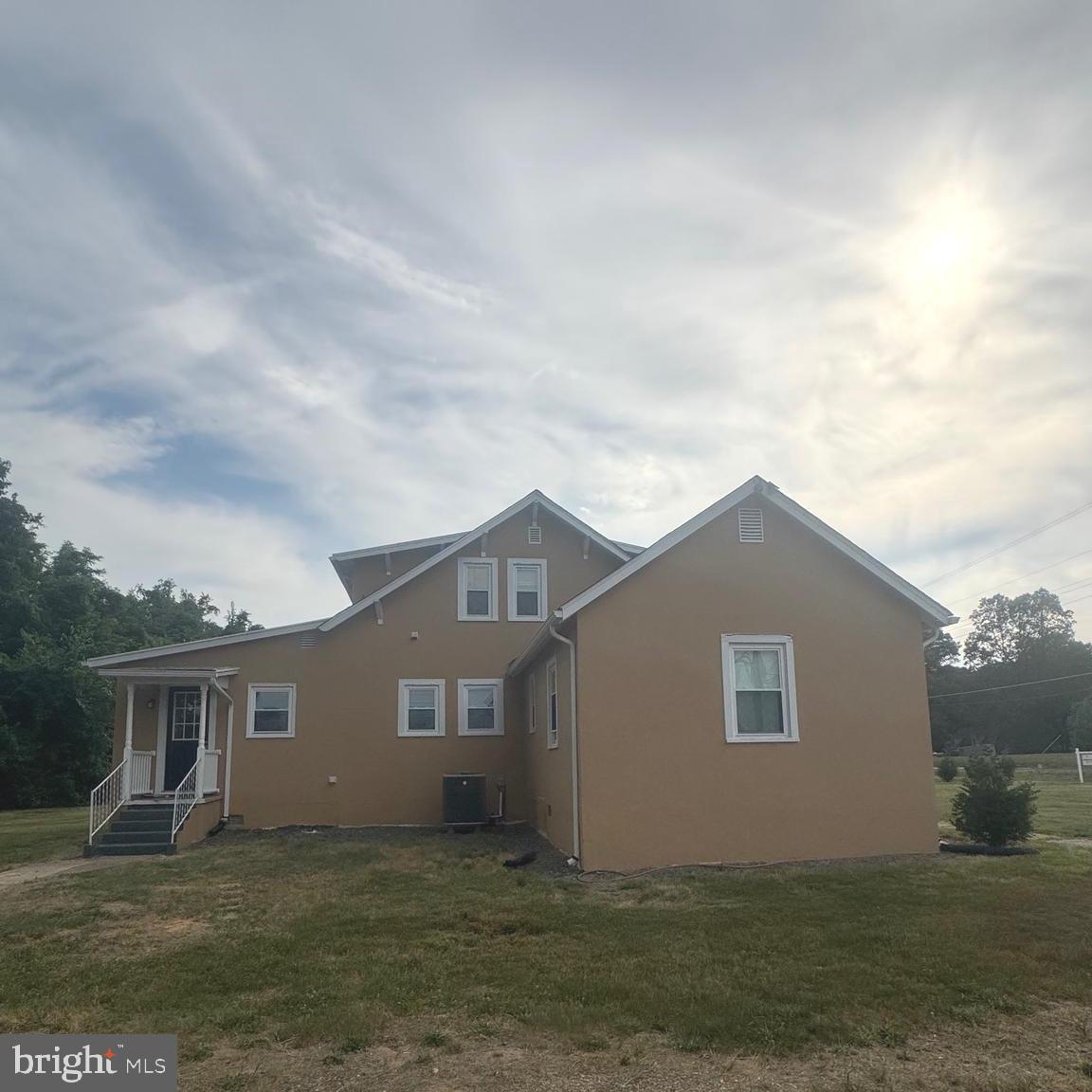 NONE BUT CLOSE TO DAHLGREN - Residential