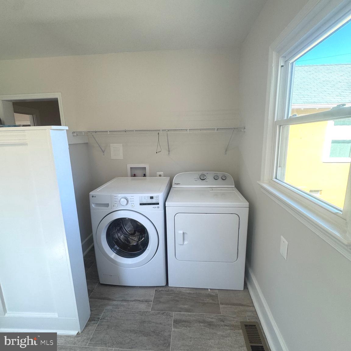 NONE BUT CLOSE TO DAHLGREN - Residential
