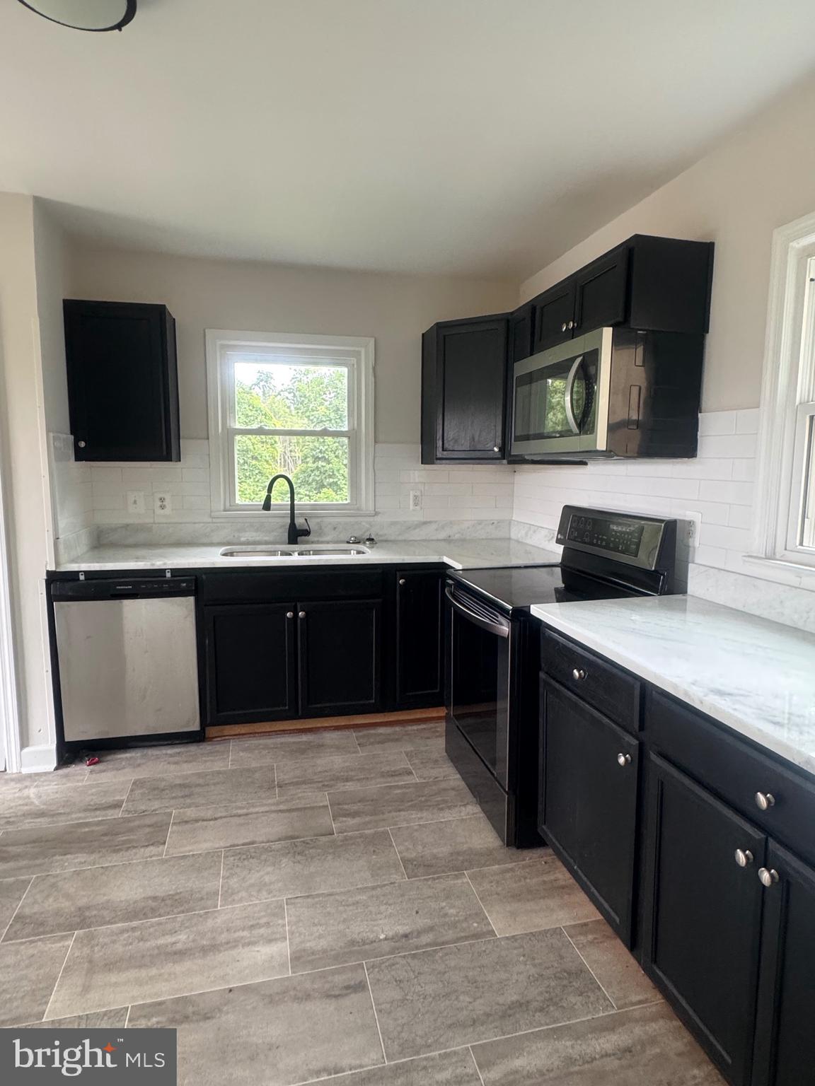 NONE BUT CLOSE TO DAHLGREN - Residential