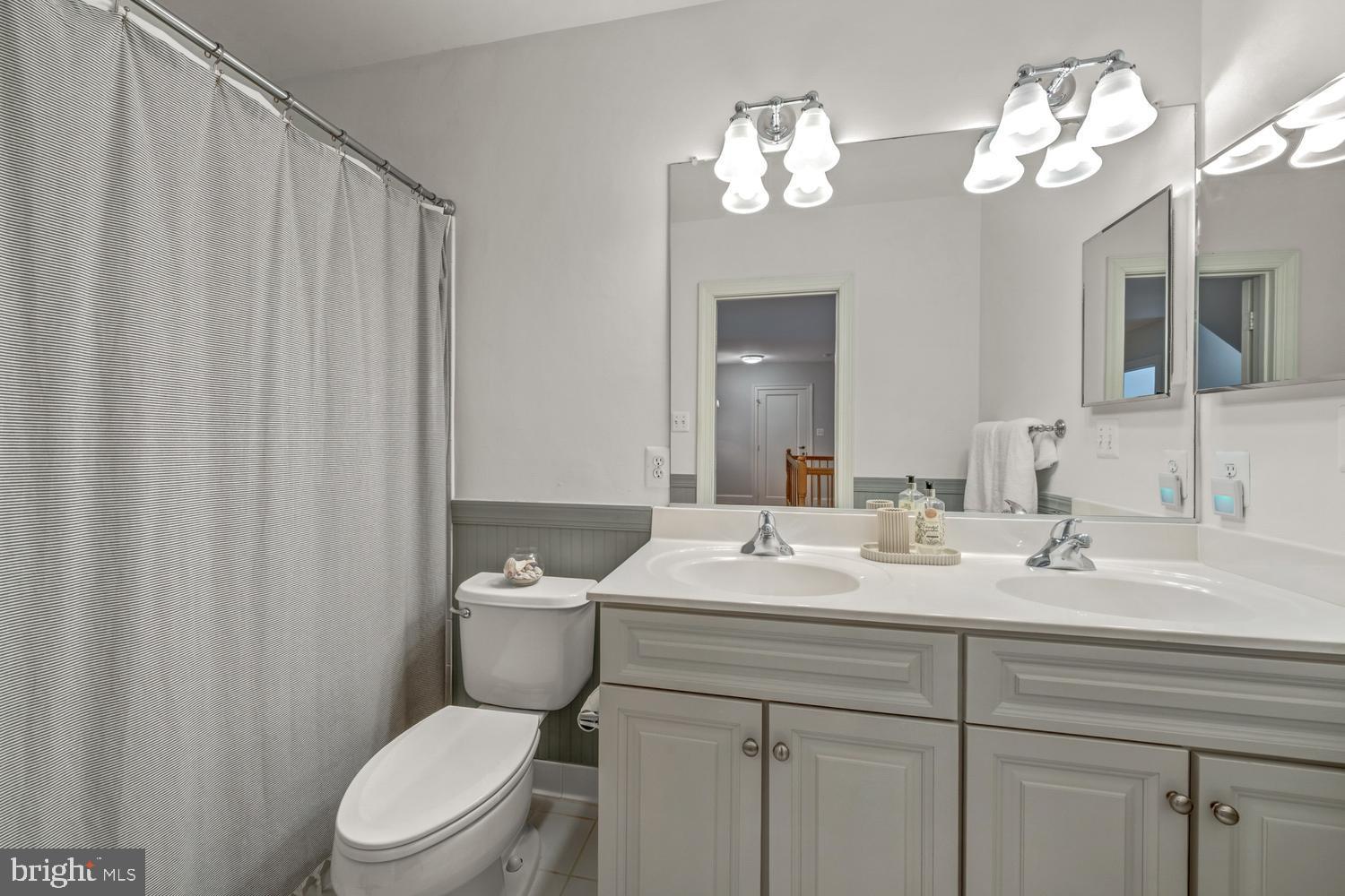 LAKES AT BELLE TERRA - Residential