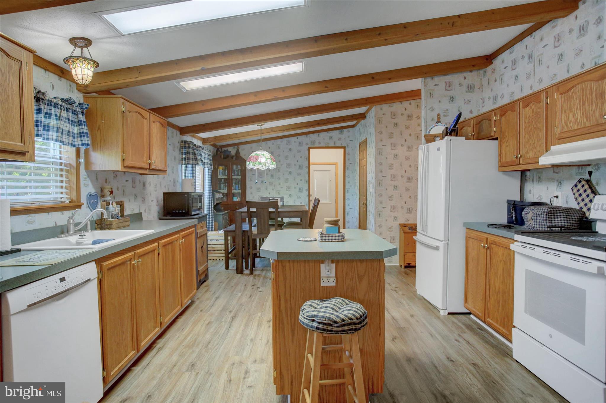 MT ROCK MANOR - Residential