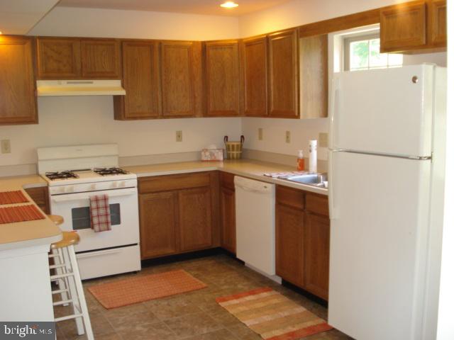 CROWN POINTE - Residential
