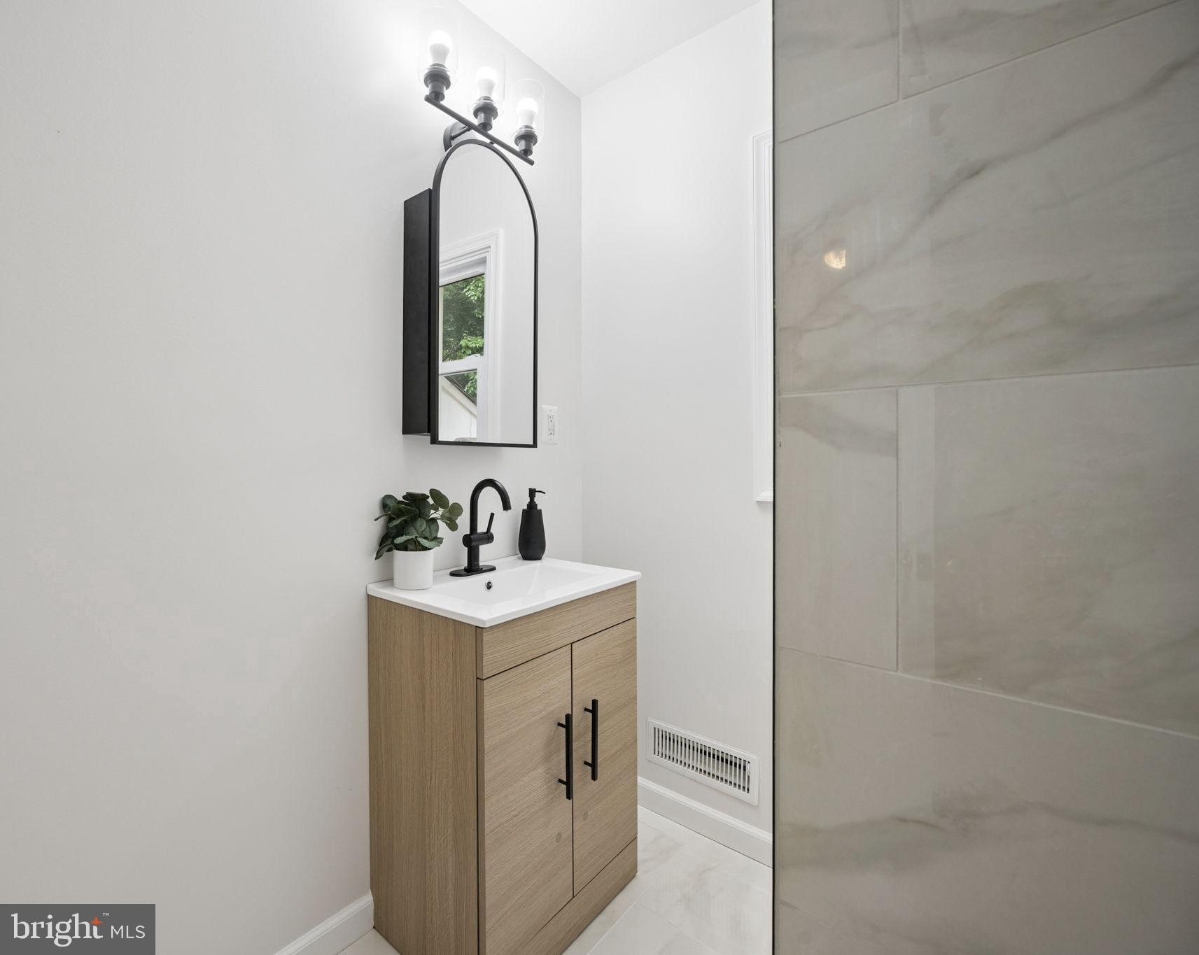 ROLAND PARK - Residential