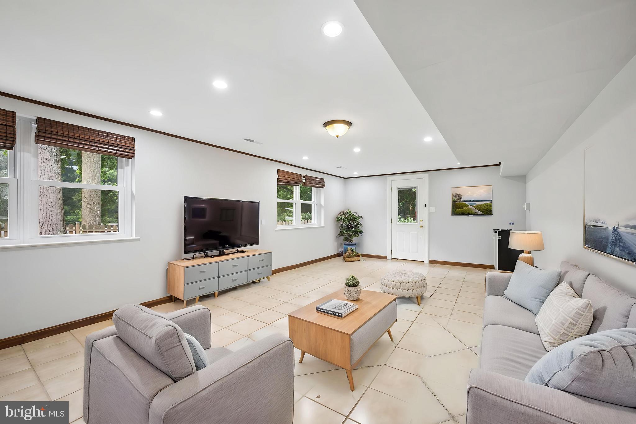 ROLAND PARK - Residential