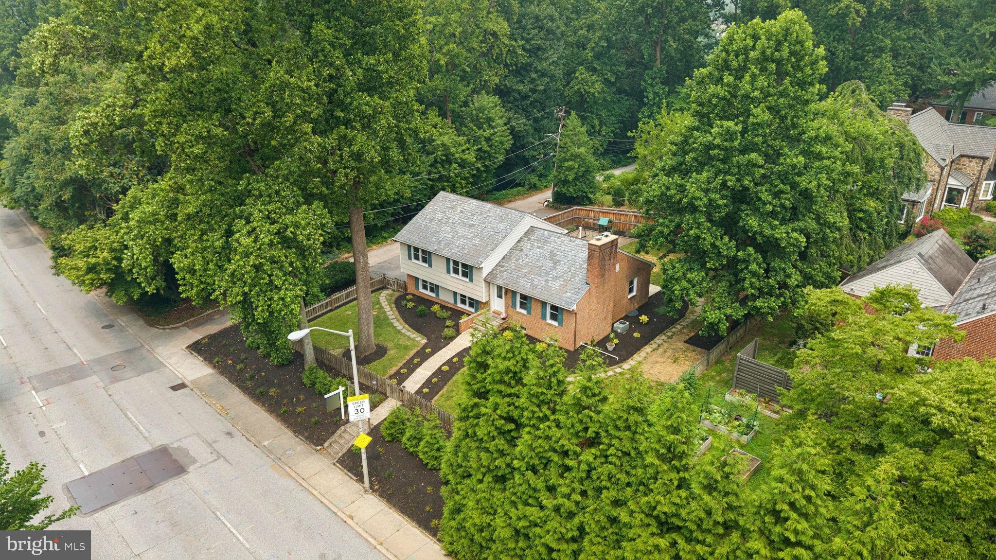 ROLAND PARK - Residential
