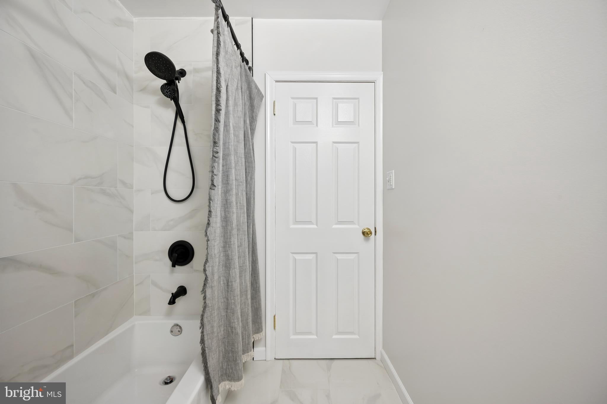 ROLAND PARK - Residential
