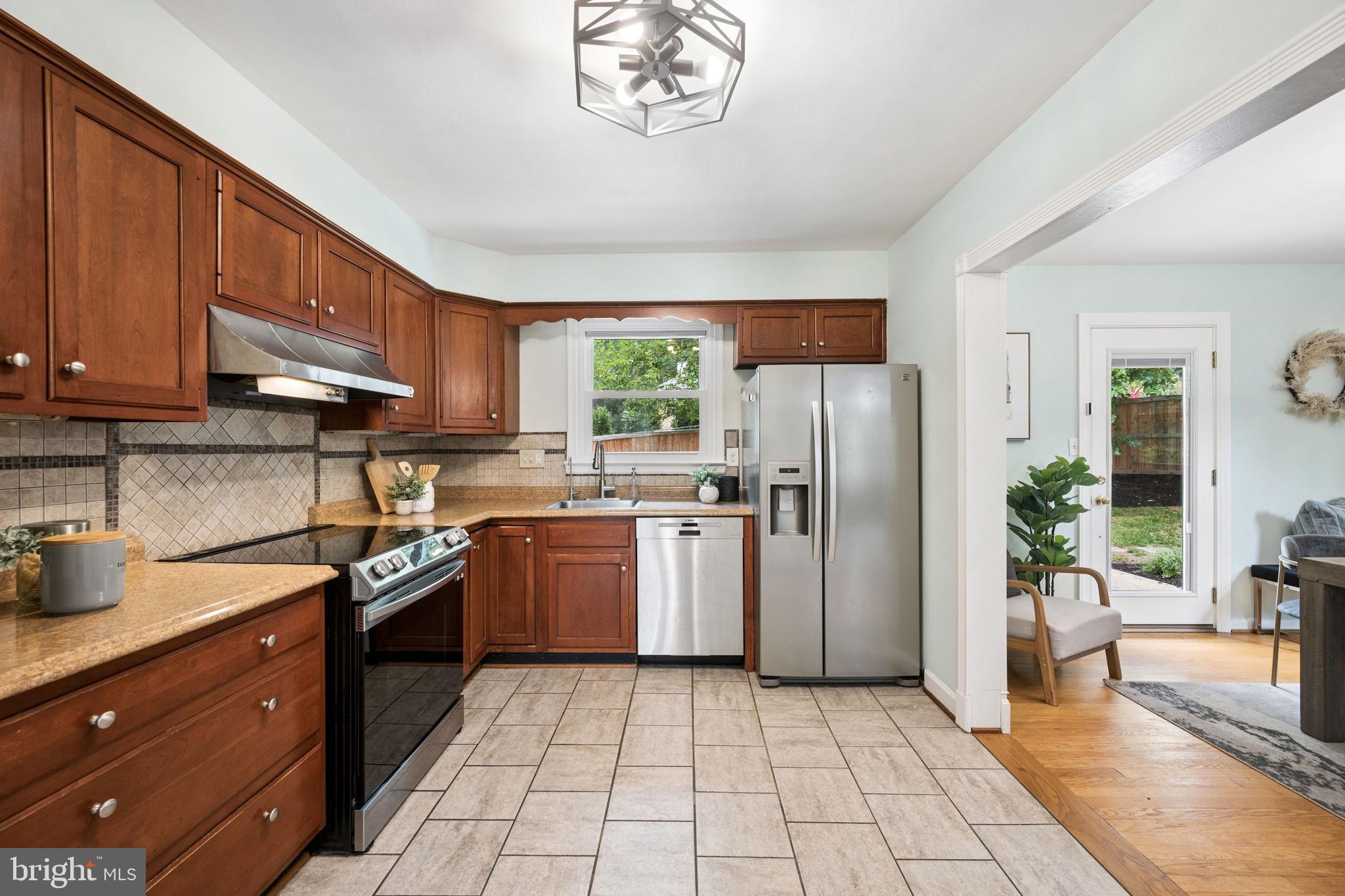 ROLAND PARK - Residential