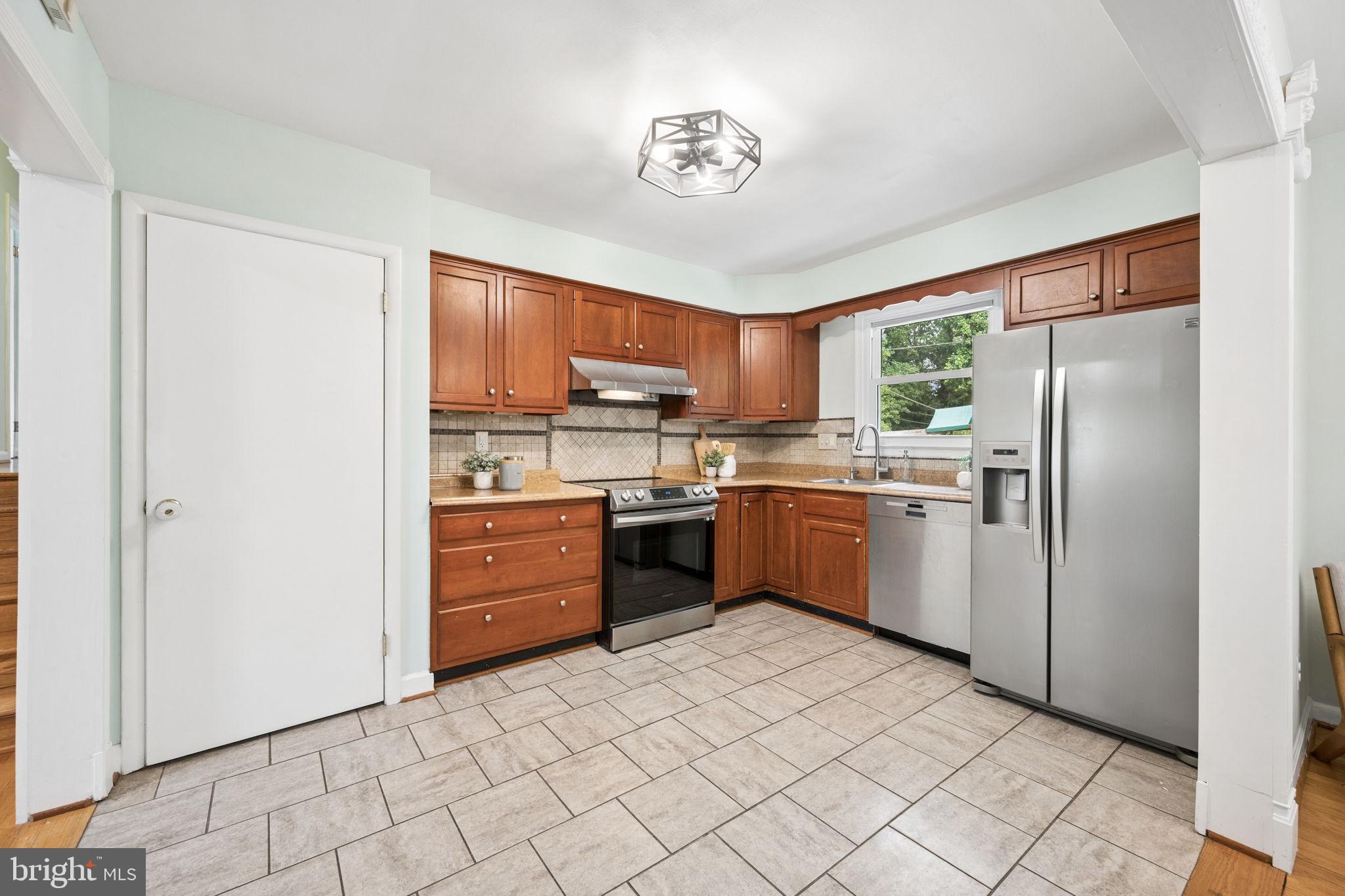 ROLAND PARK - Residential