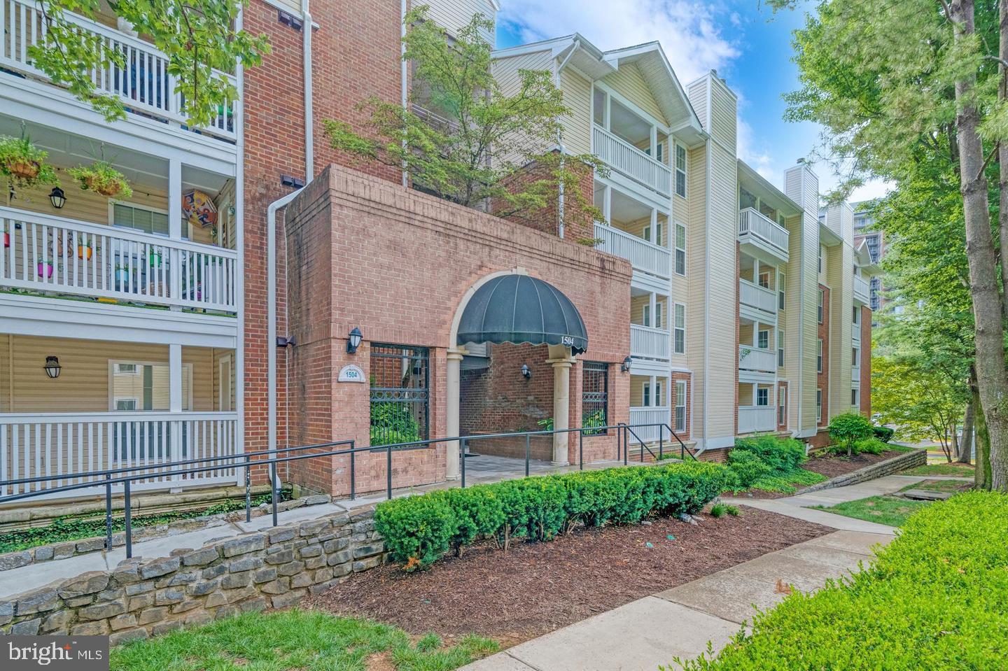 FOUNTAINS AT MCLEAN - Residential