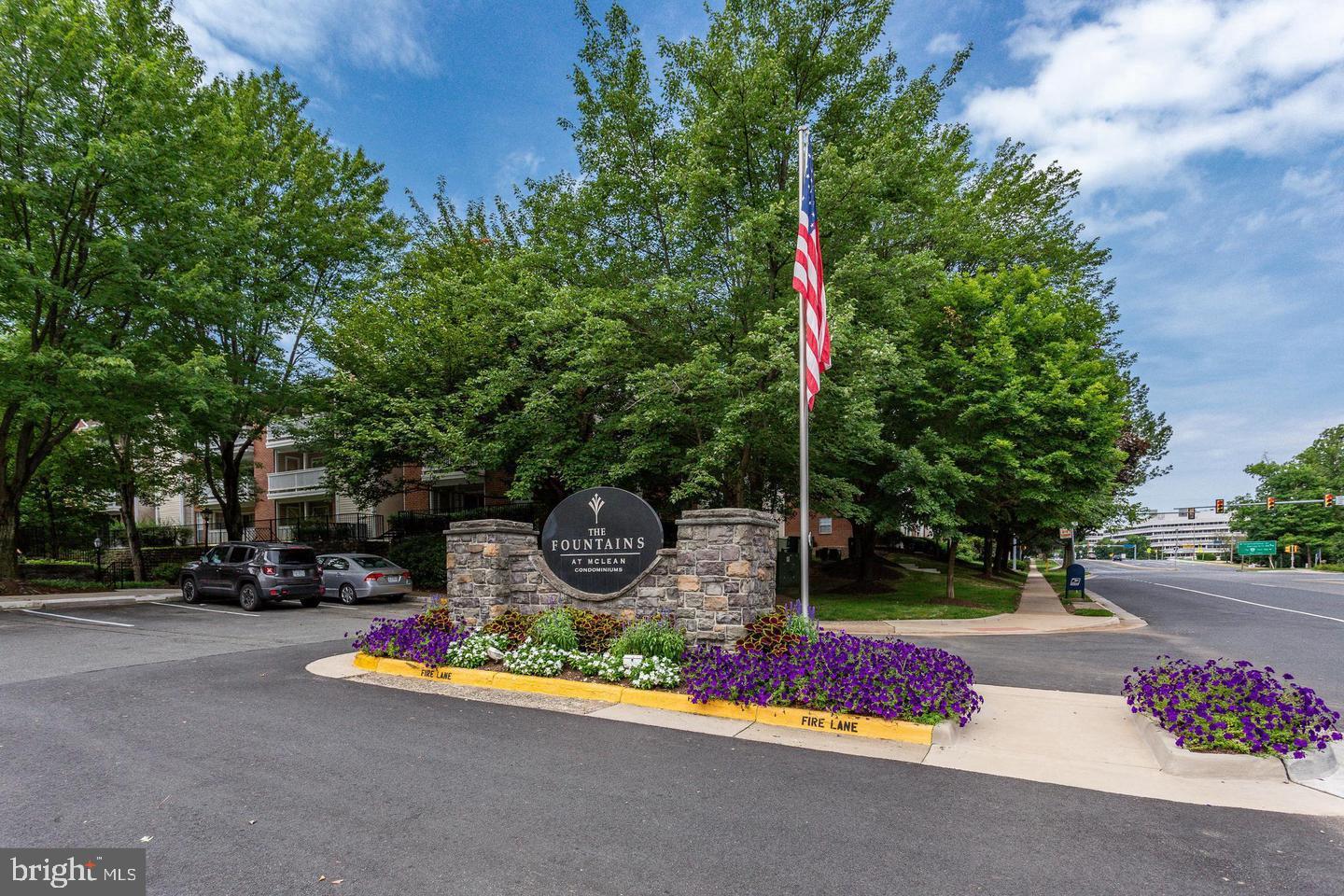 FOUNTAINS AT MCLEAN - Residential