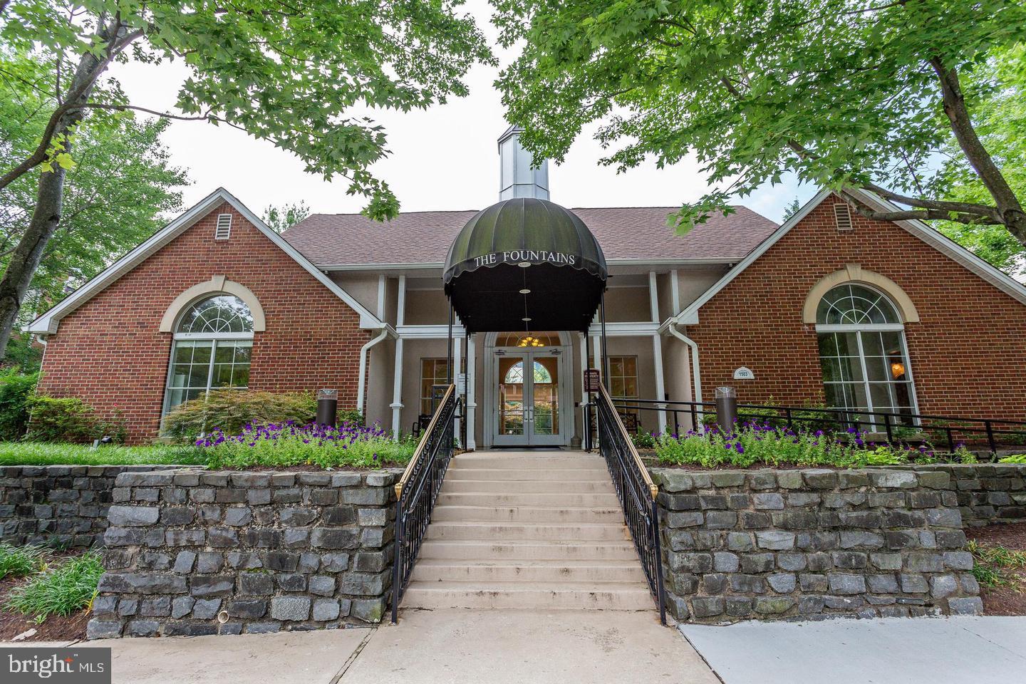 FOUNTAINS AT MCLEAN - Residential
