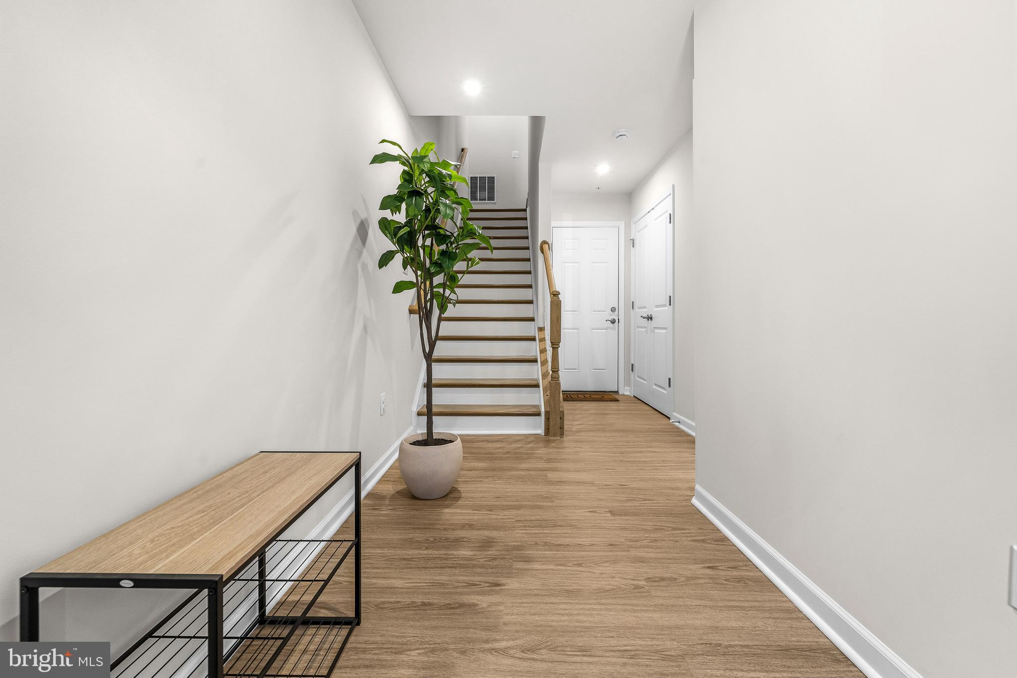 GATEWAY WEST - Residential
