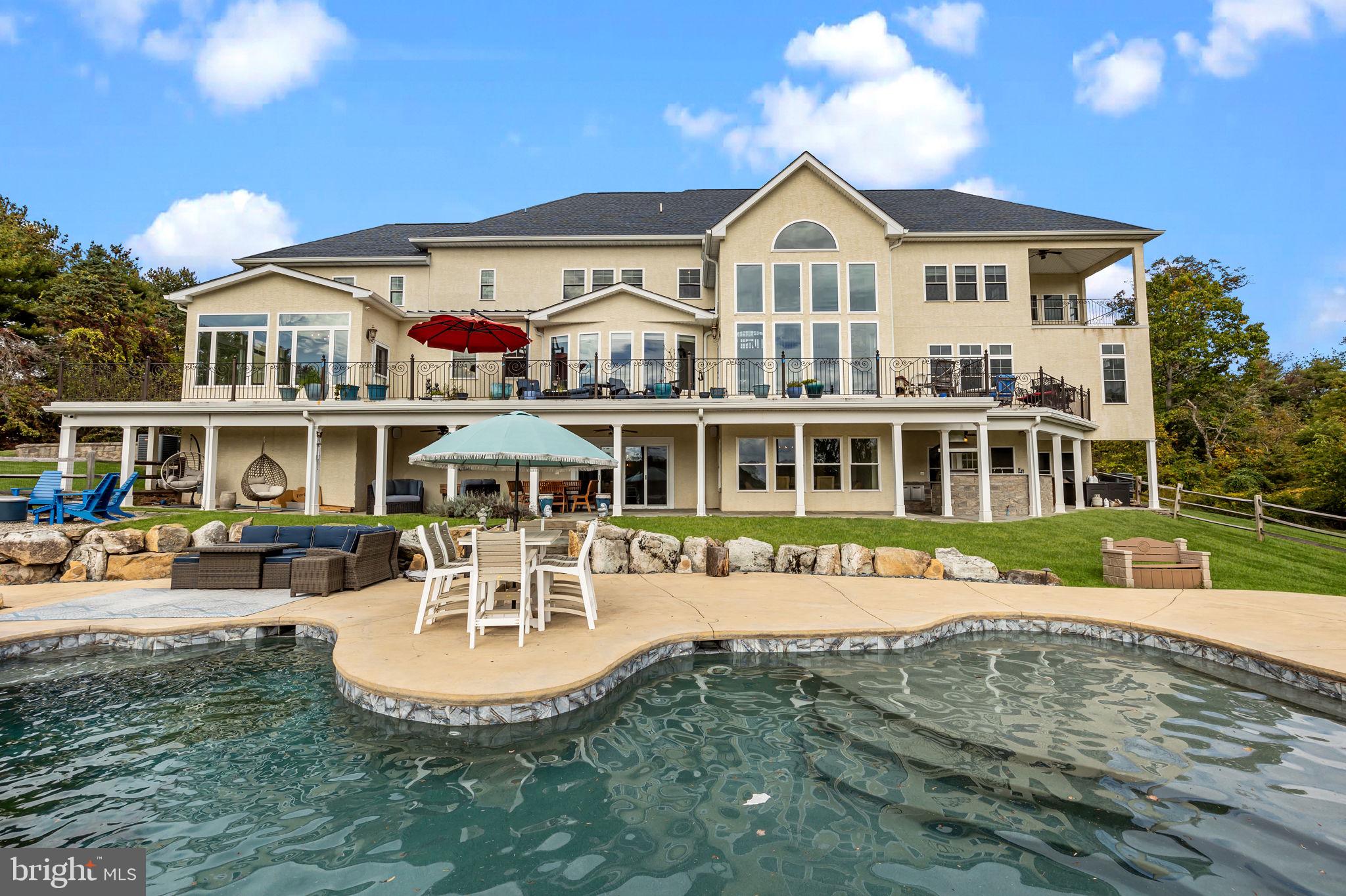PINEVILLE - Residential