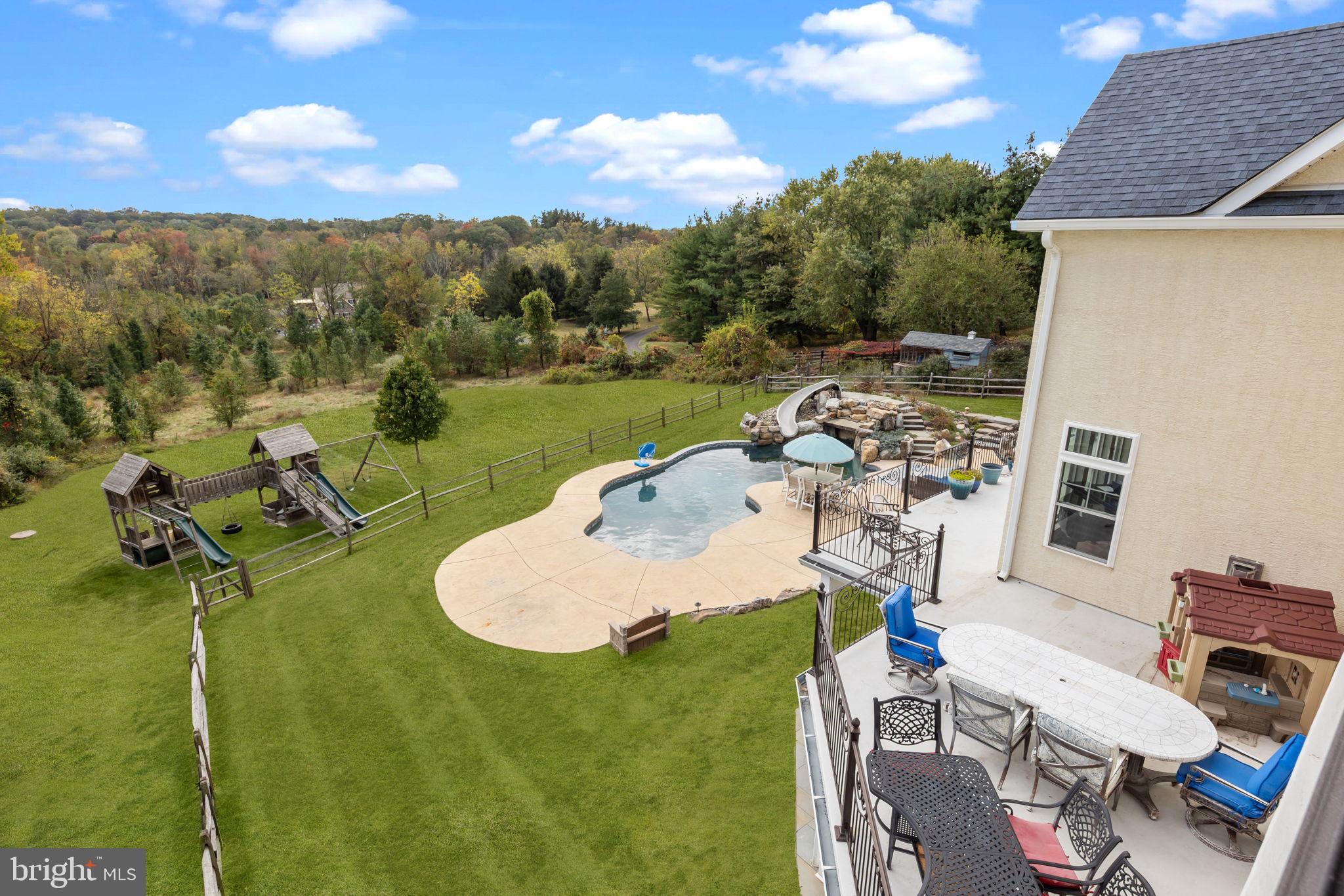 PINEVILLE - Residential