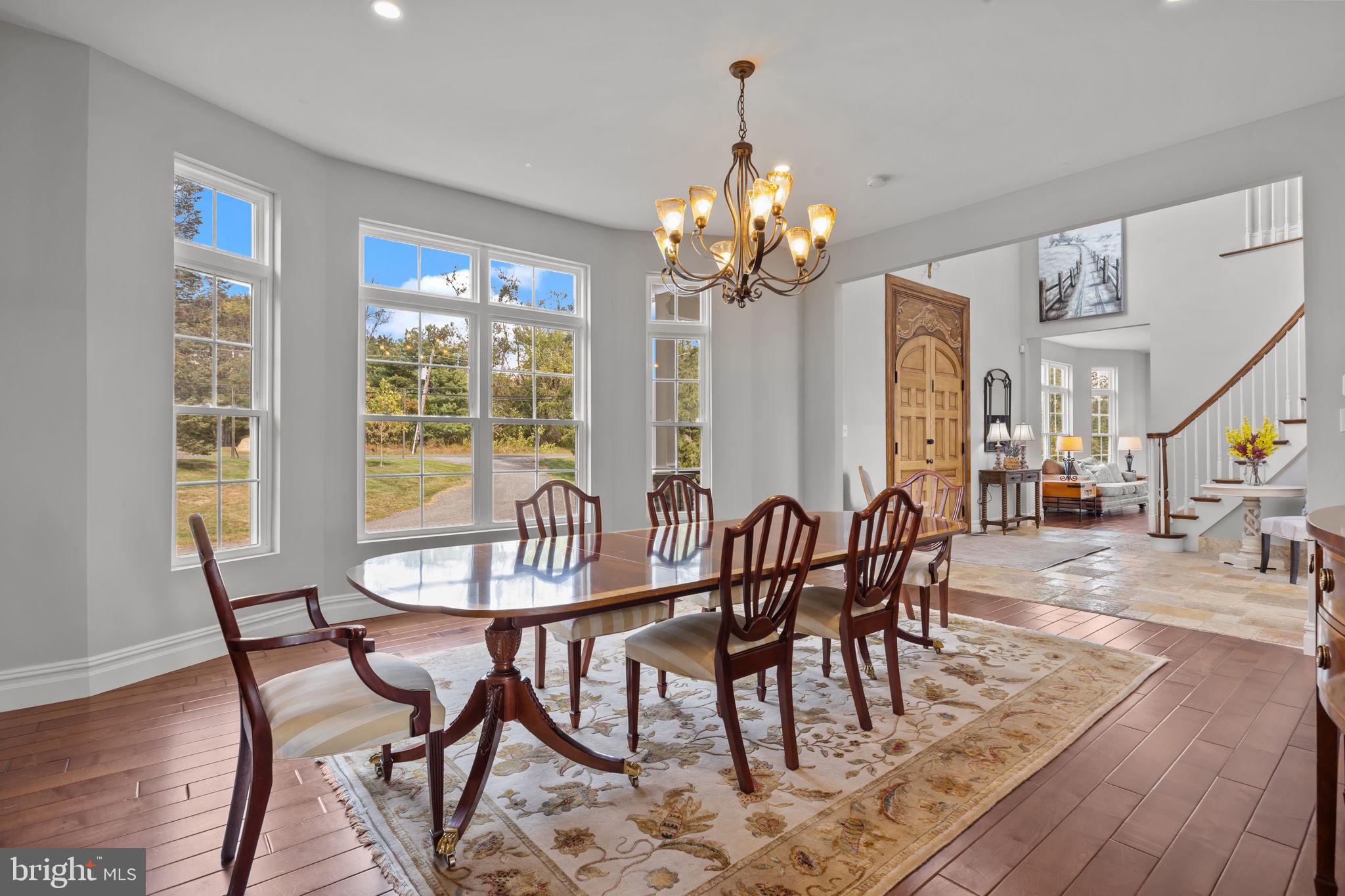 PINEVILLE - Residential