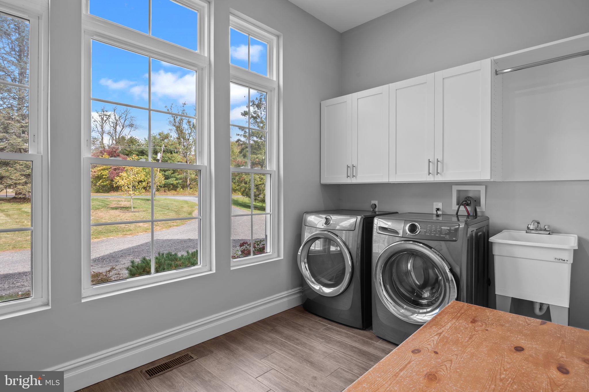 PINEVILLE - Residential