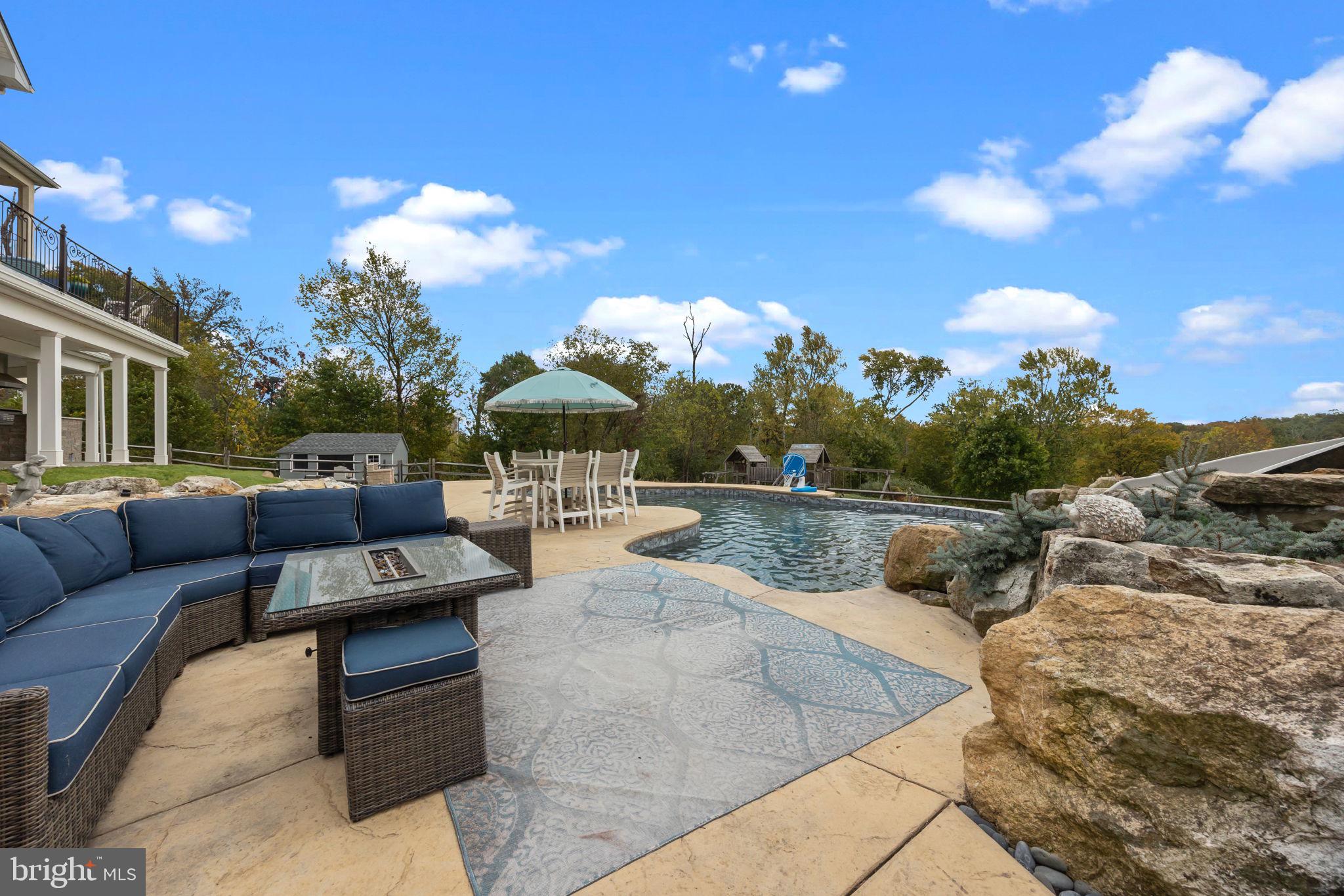 PINEVILLE - Residential