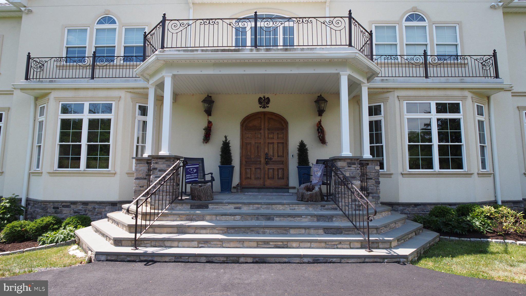 PINEVILLE - Residential