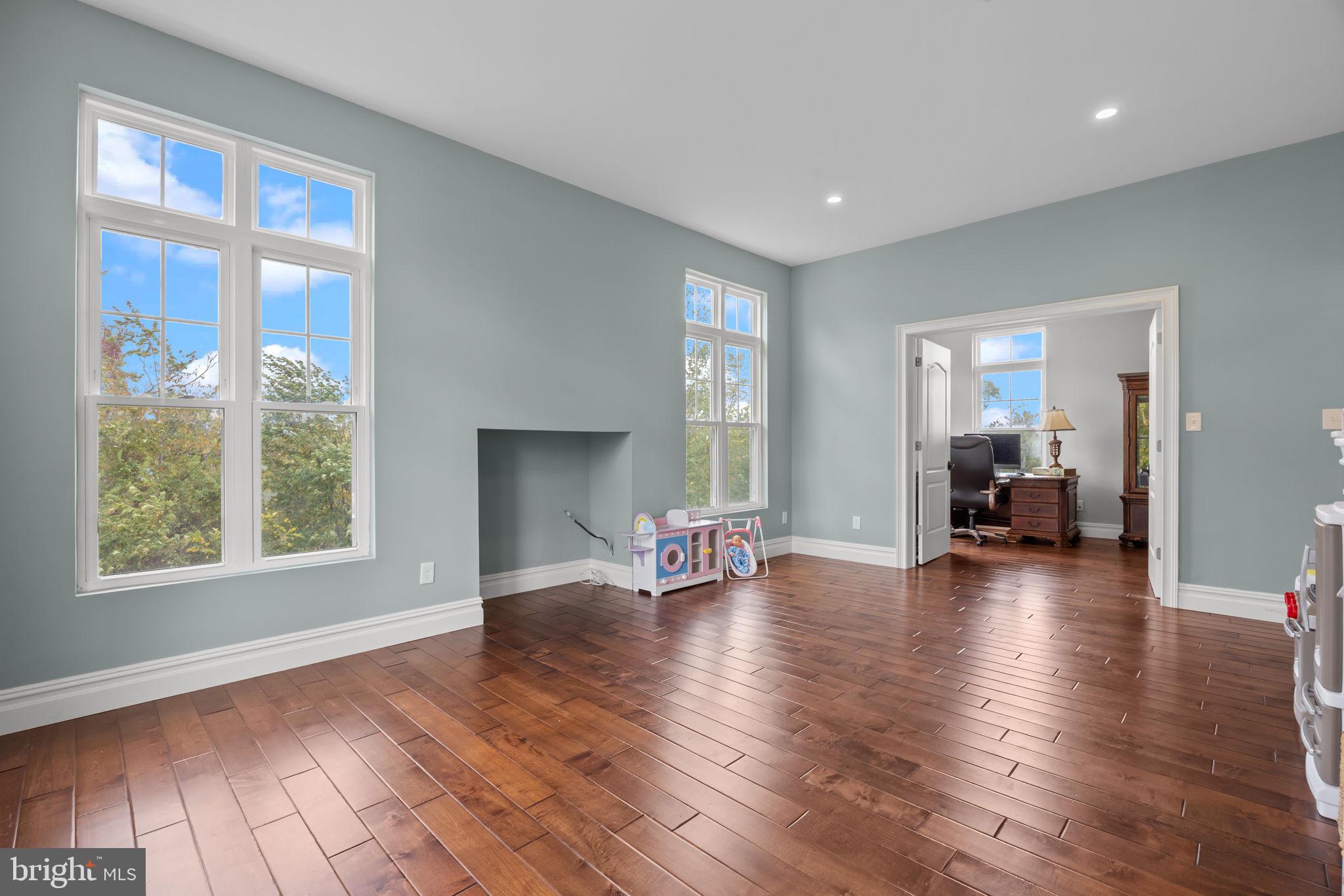 PINEVILLE - Residential