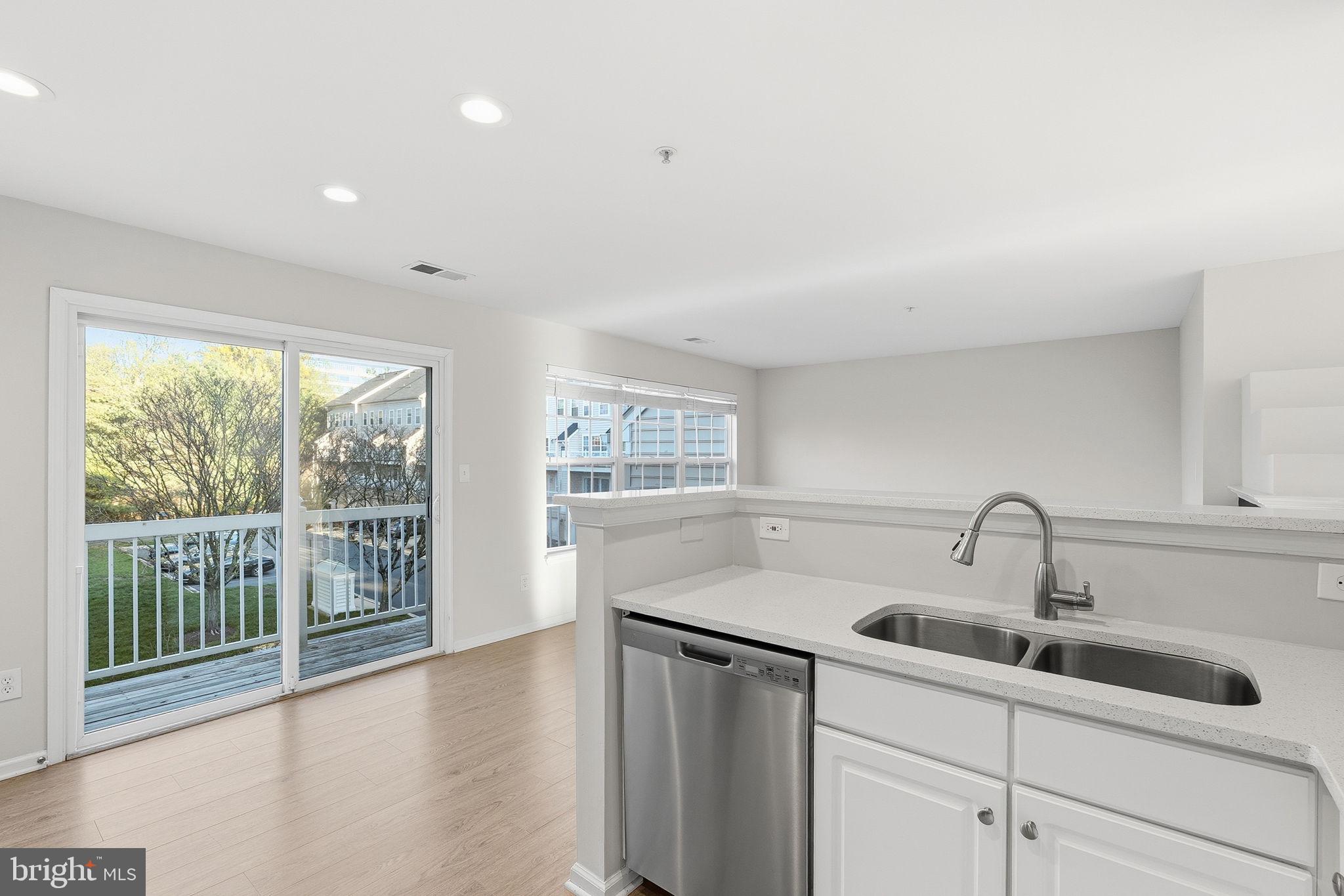 LINCOLN PARK - Residential
