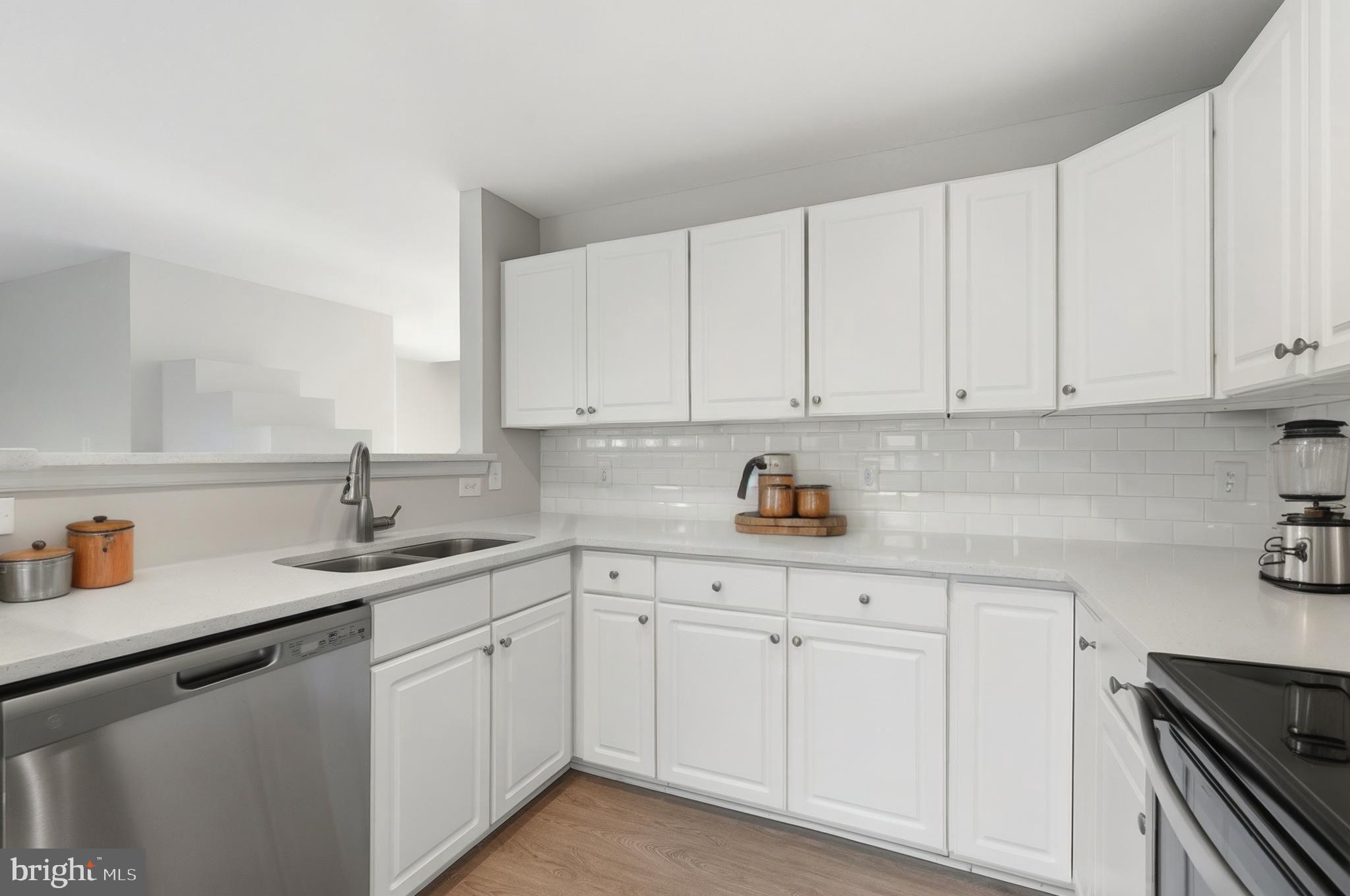 LINCOLN PARK - Residential