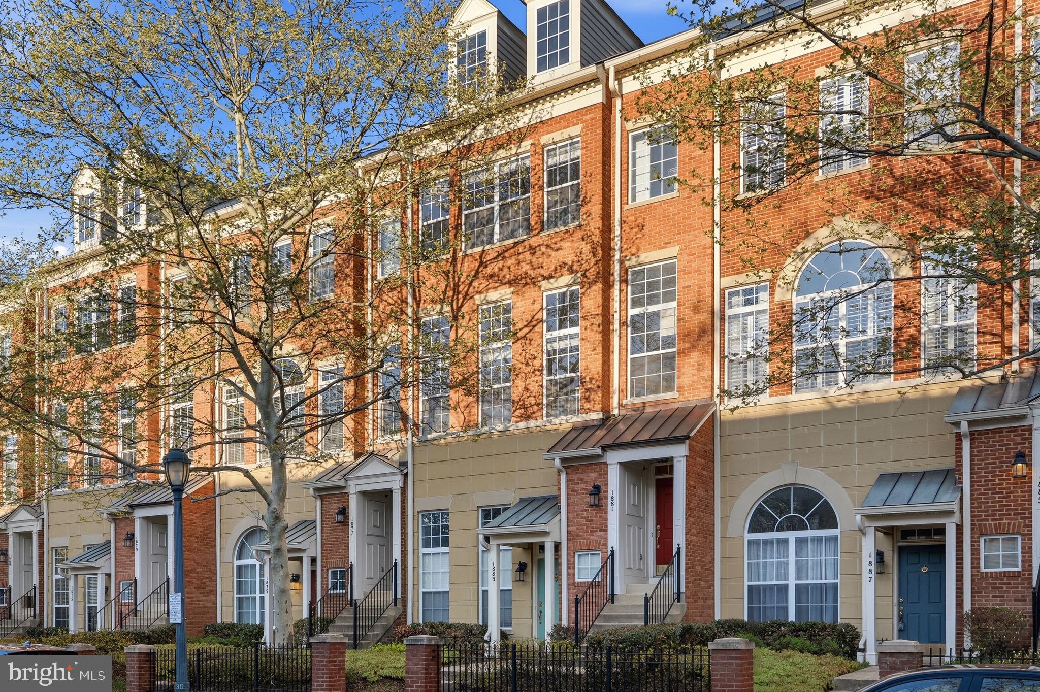 LINCOLN PARK - Residential
