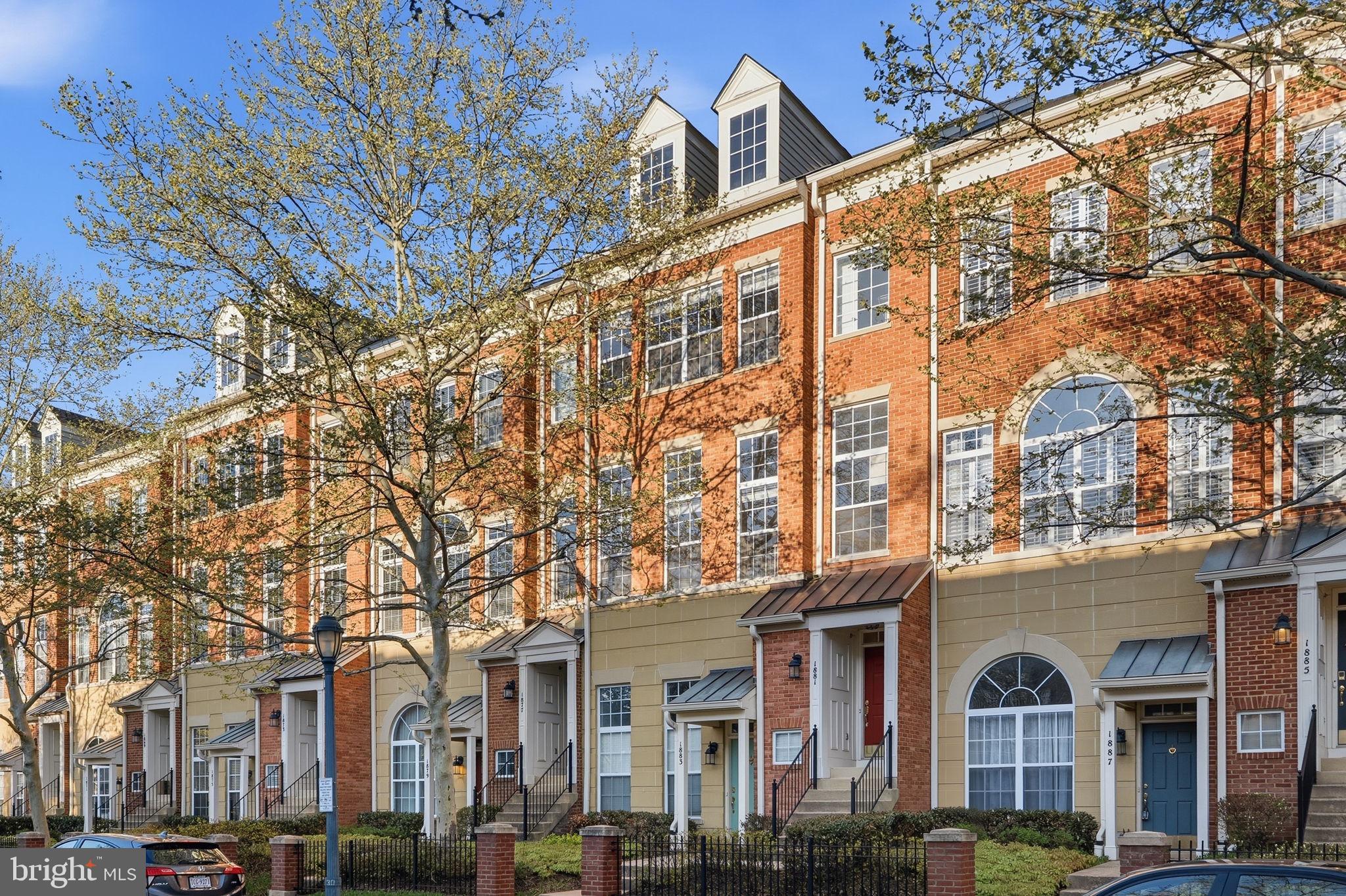 LINCOLN PARK - Residential