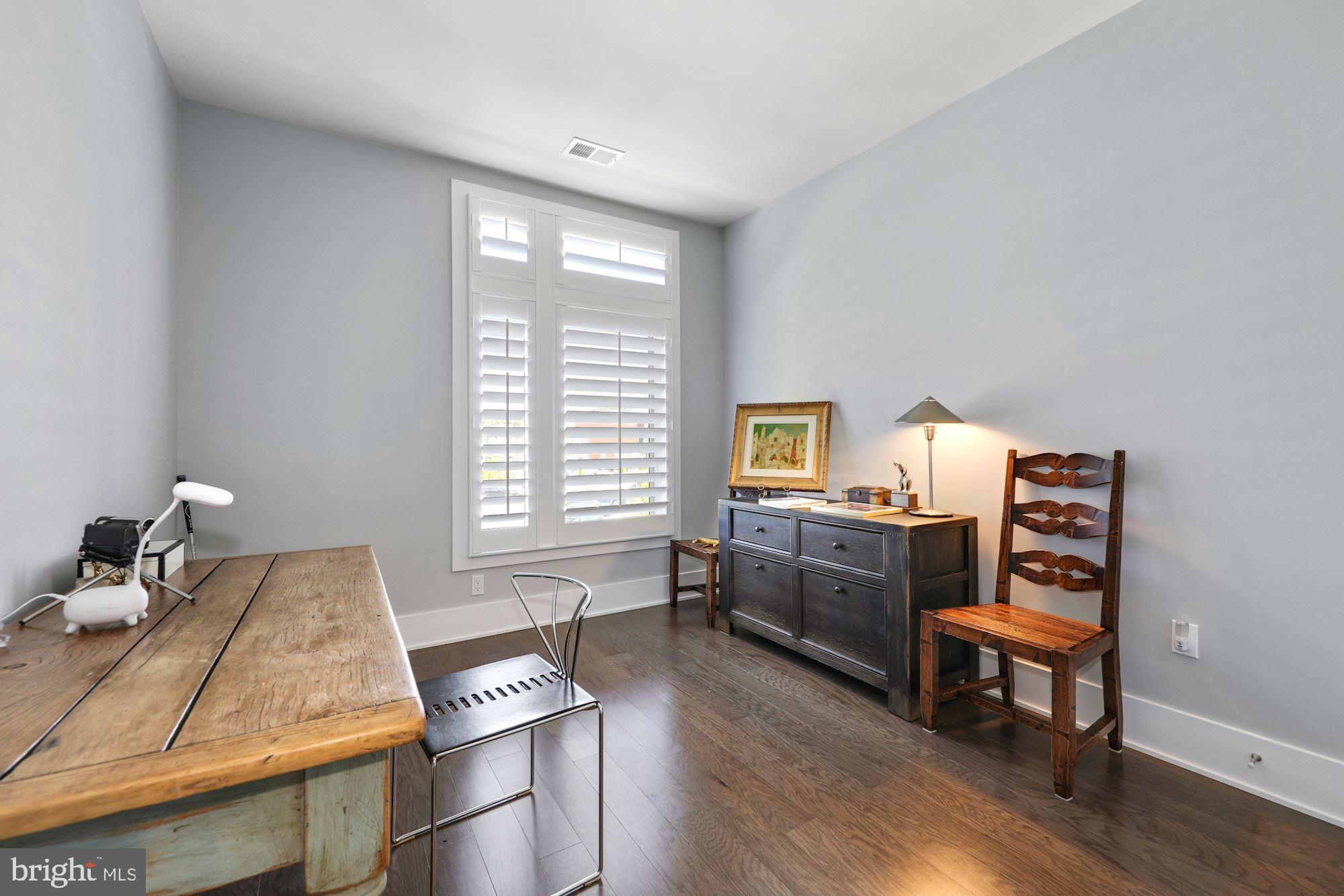 GROSVENOR HEIGHTS - Residential