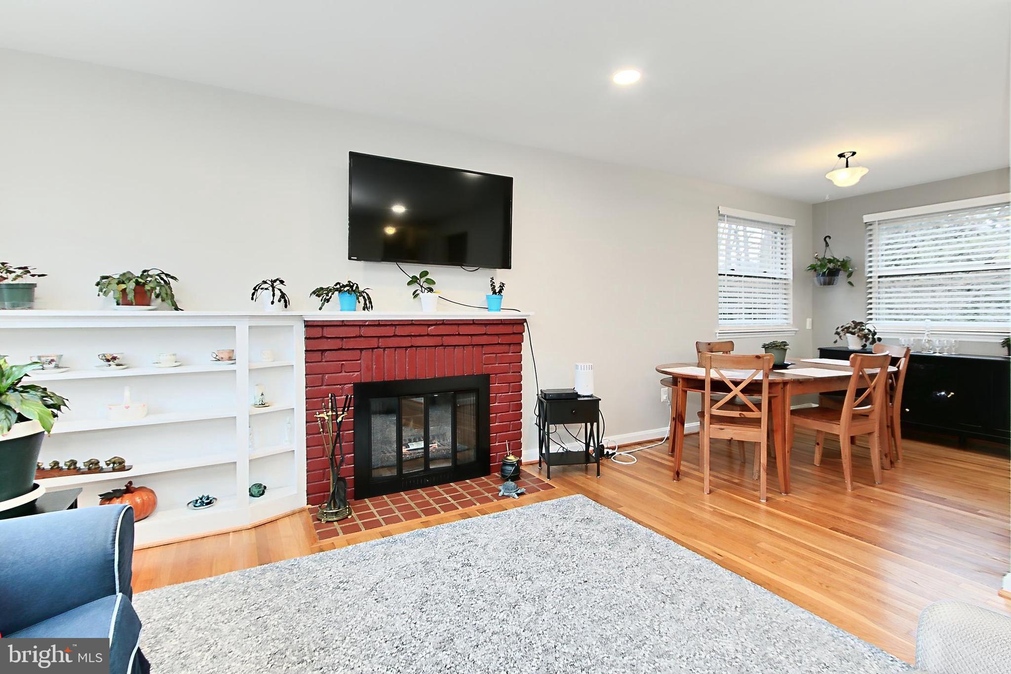 COLUMBIA PINES - Residential