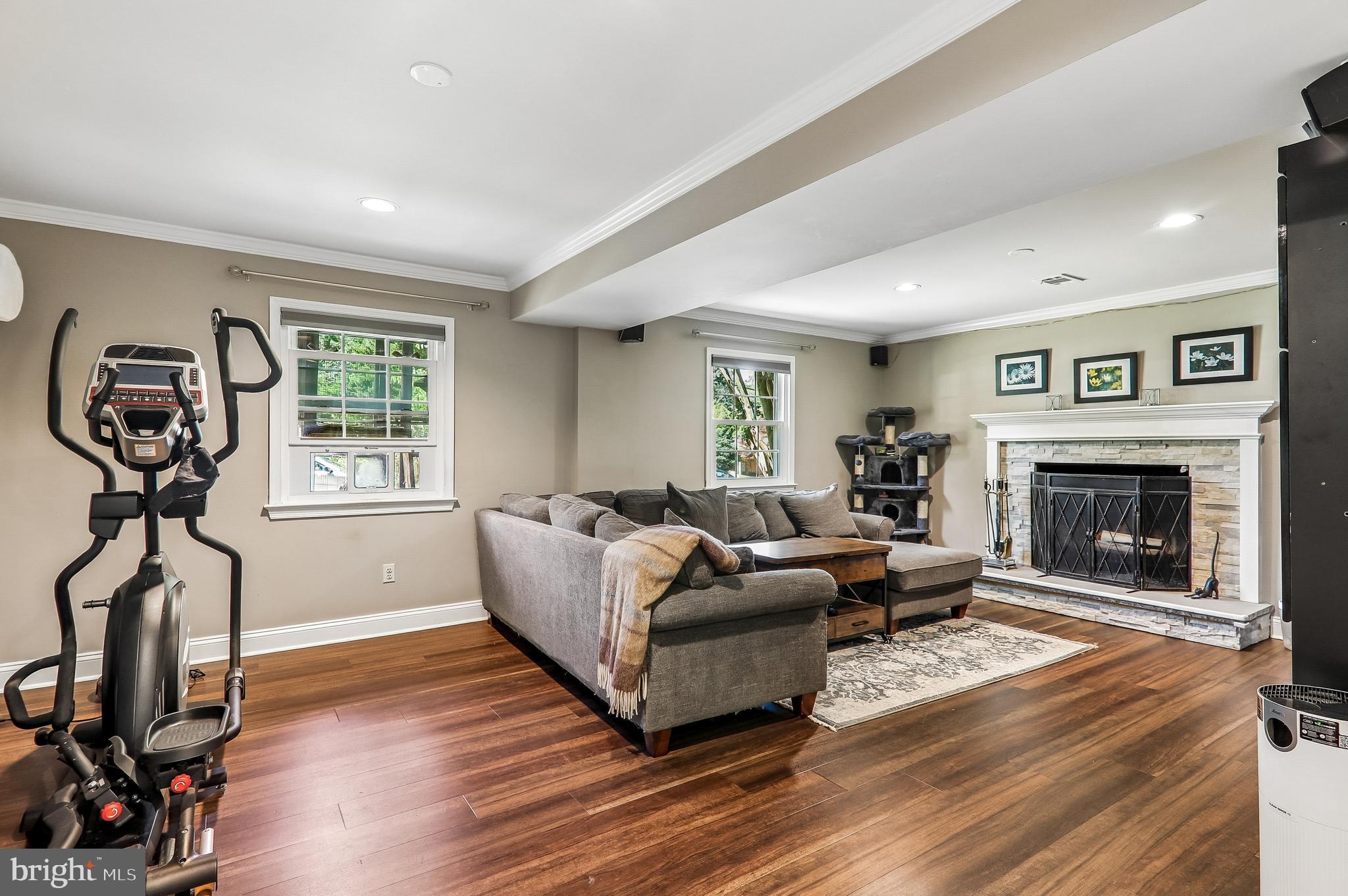 HILLANDALE HEIGHTS - Residential