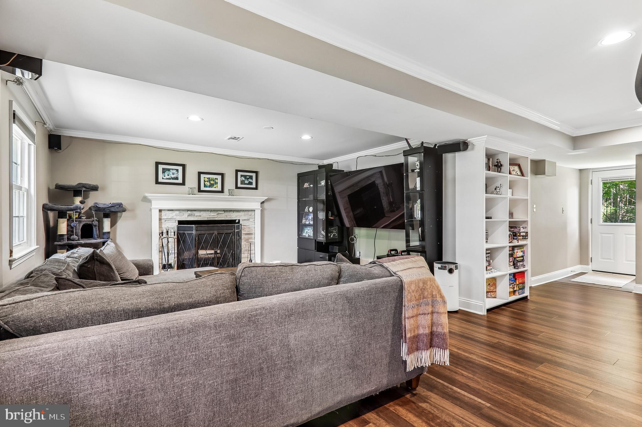 HILLANDALE HEIGHTS - Residential