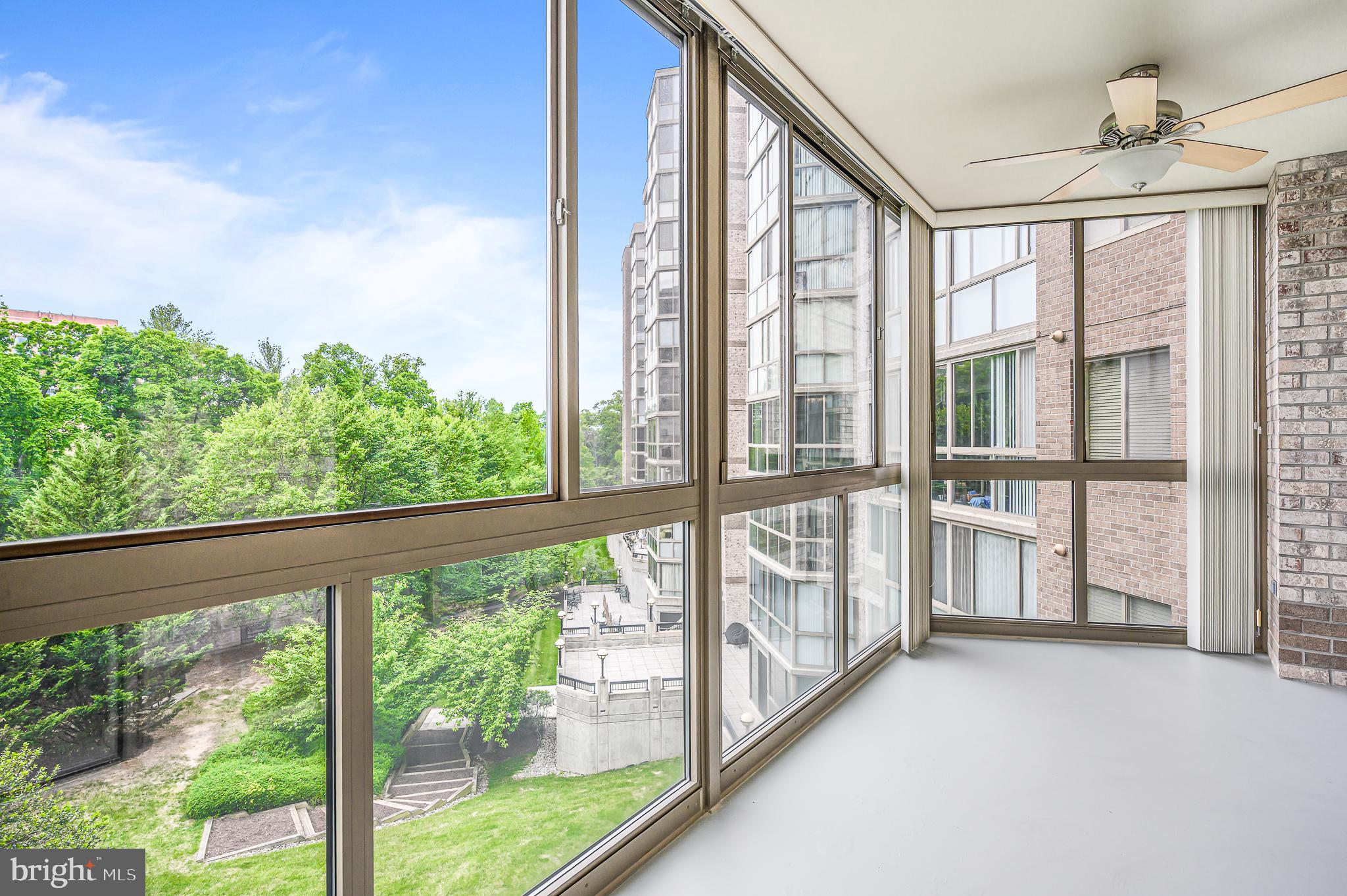 LANSDOWNE WOODS - Residential