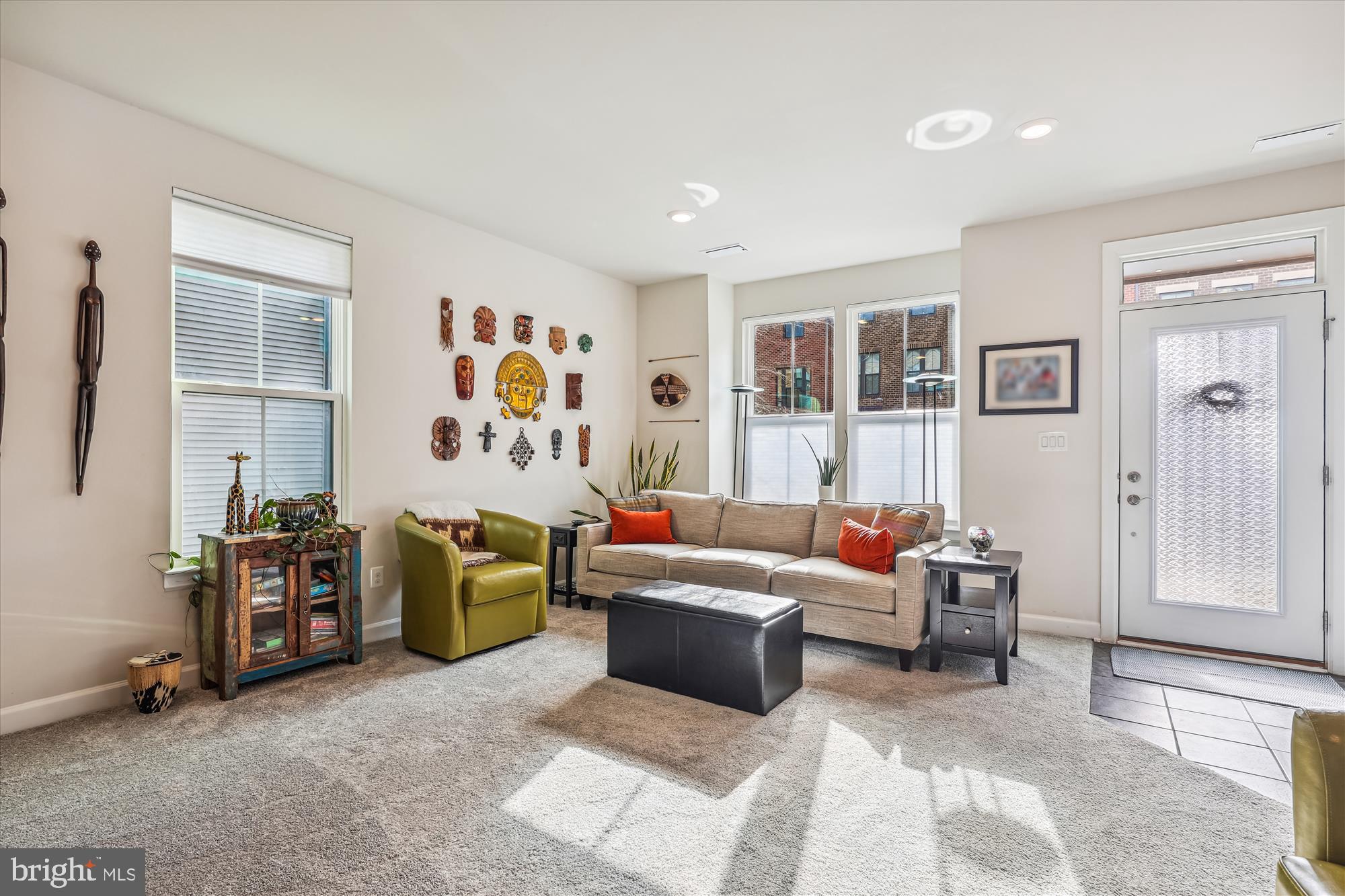 METRO ROW - Residential