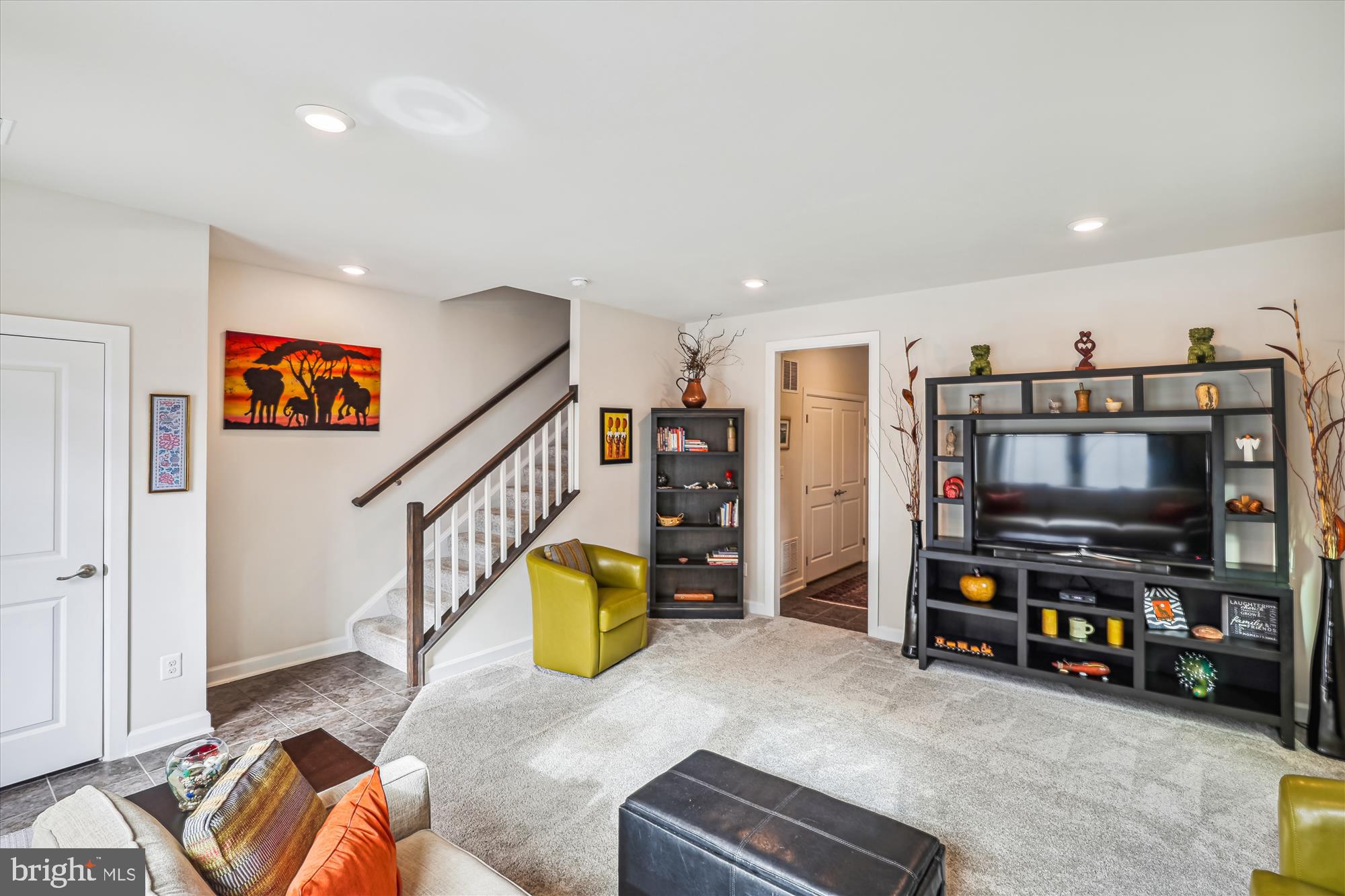 METRO ROW - Residential