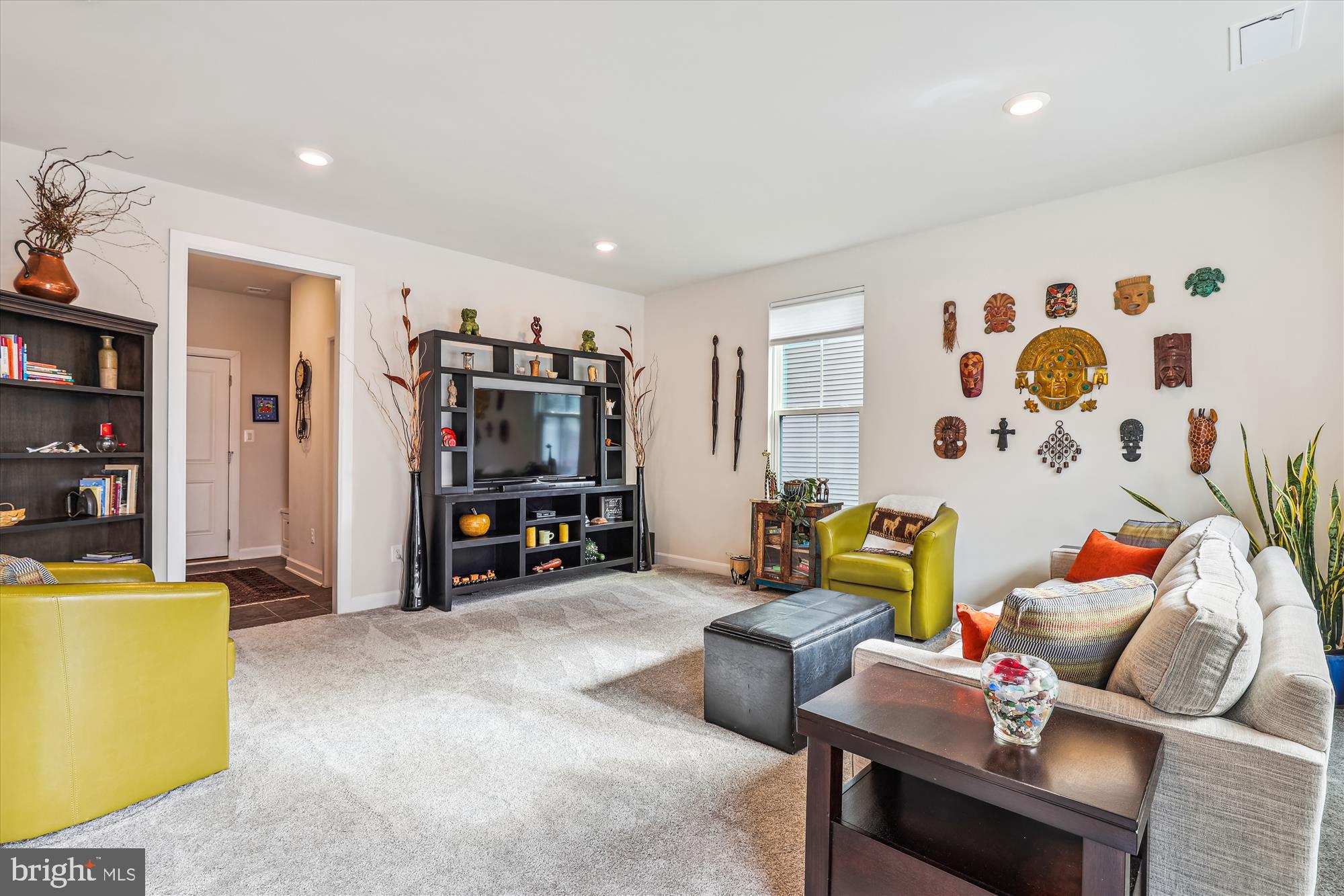 METRO ROW - Residential