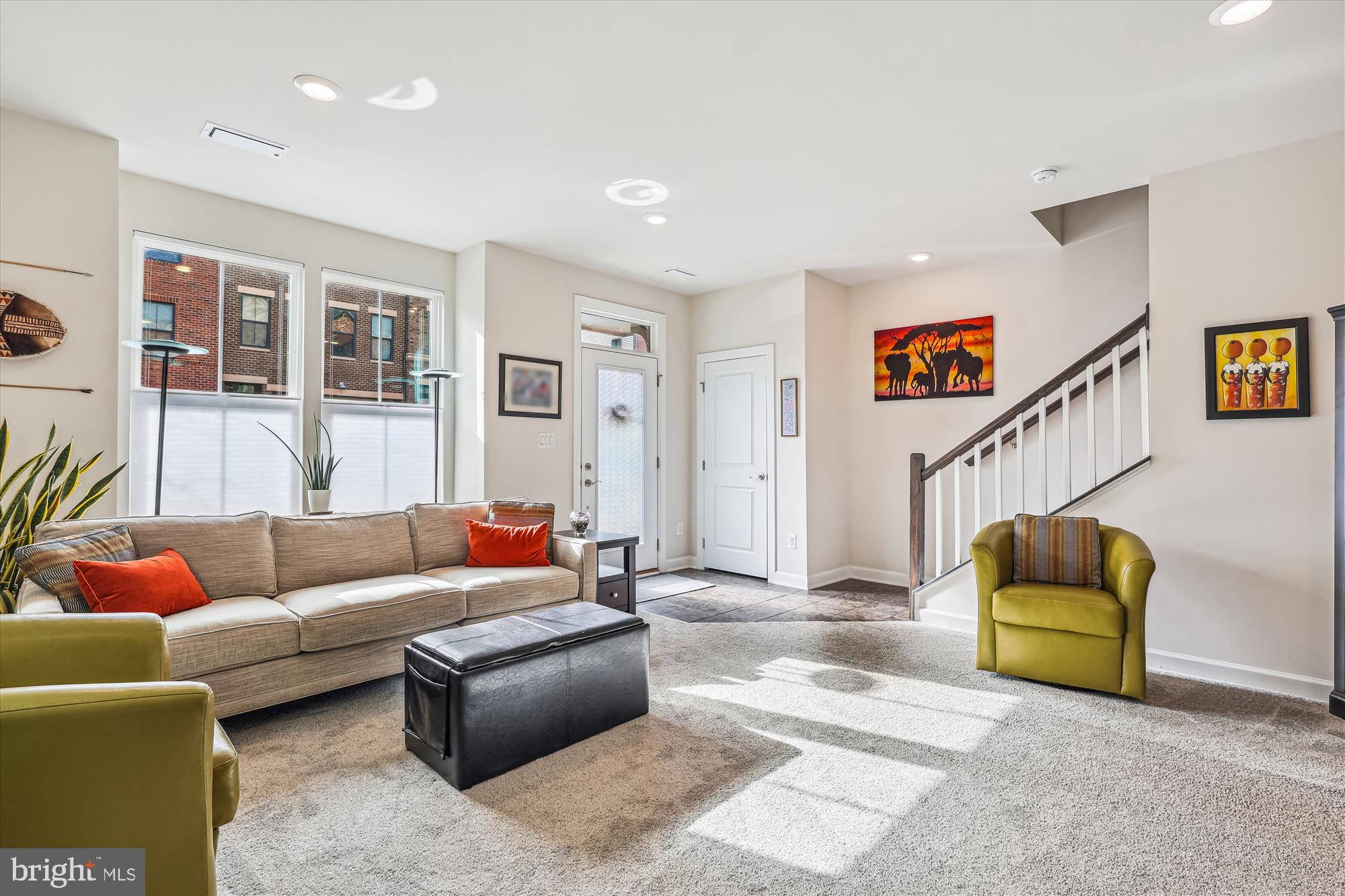 METRO ROW - Residential