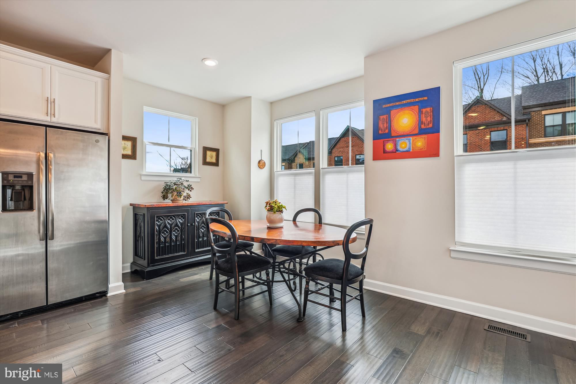METRO ROW - Residential