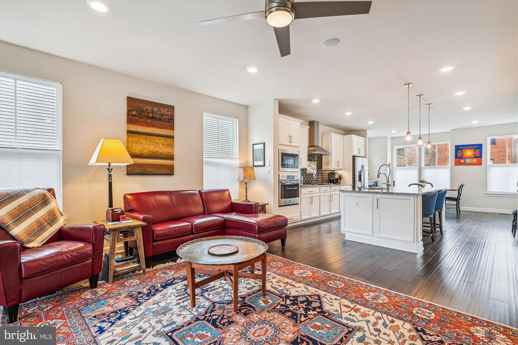METRO ROW - Residential