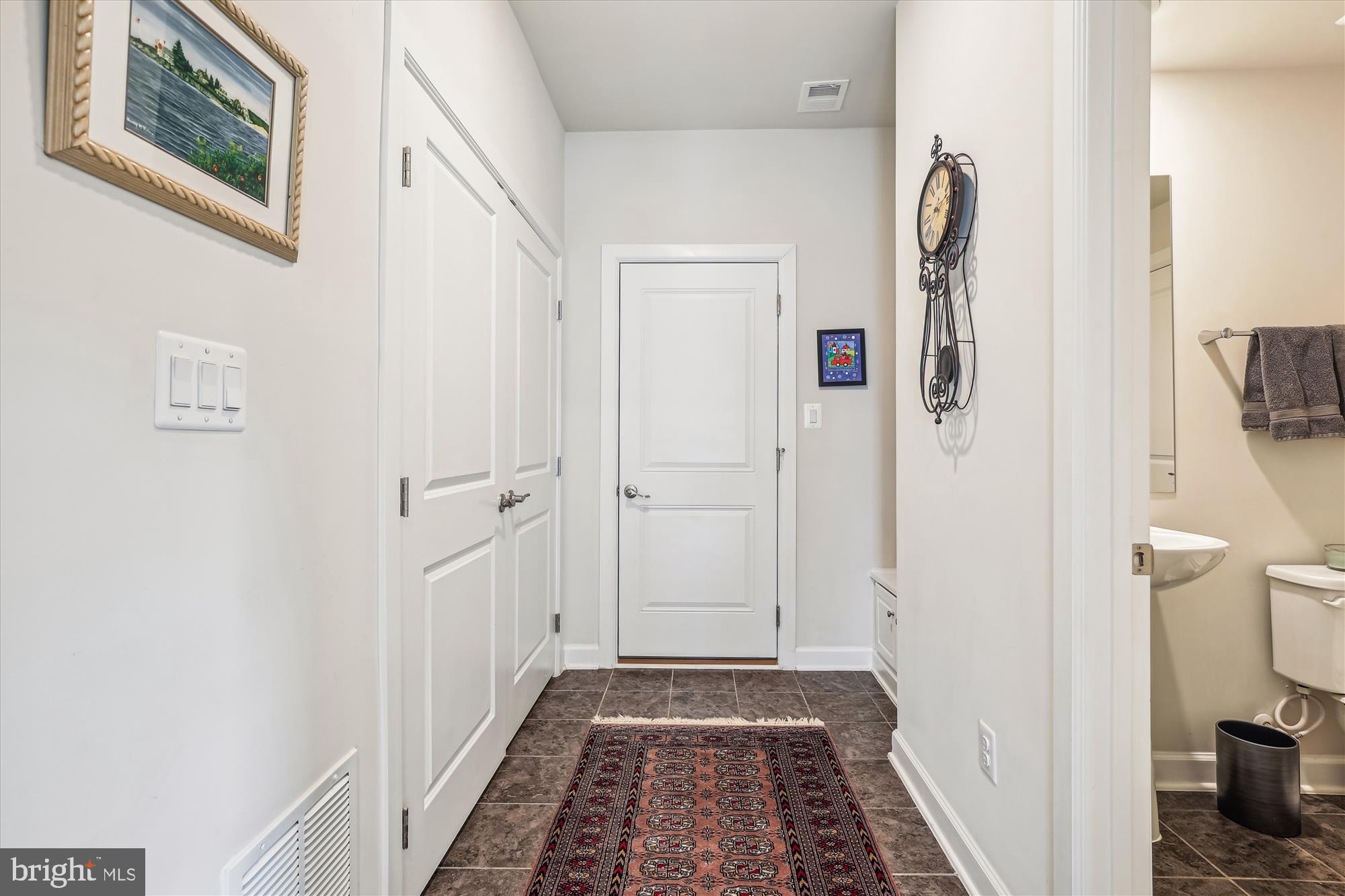 METRO ROW - Residential
