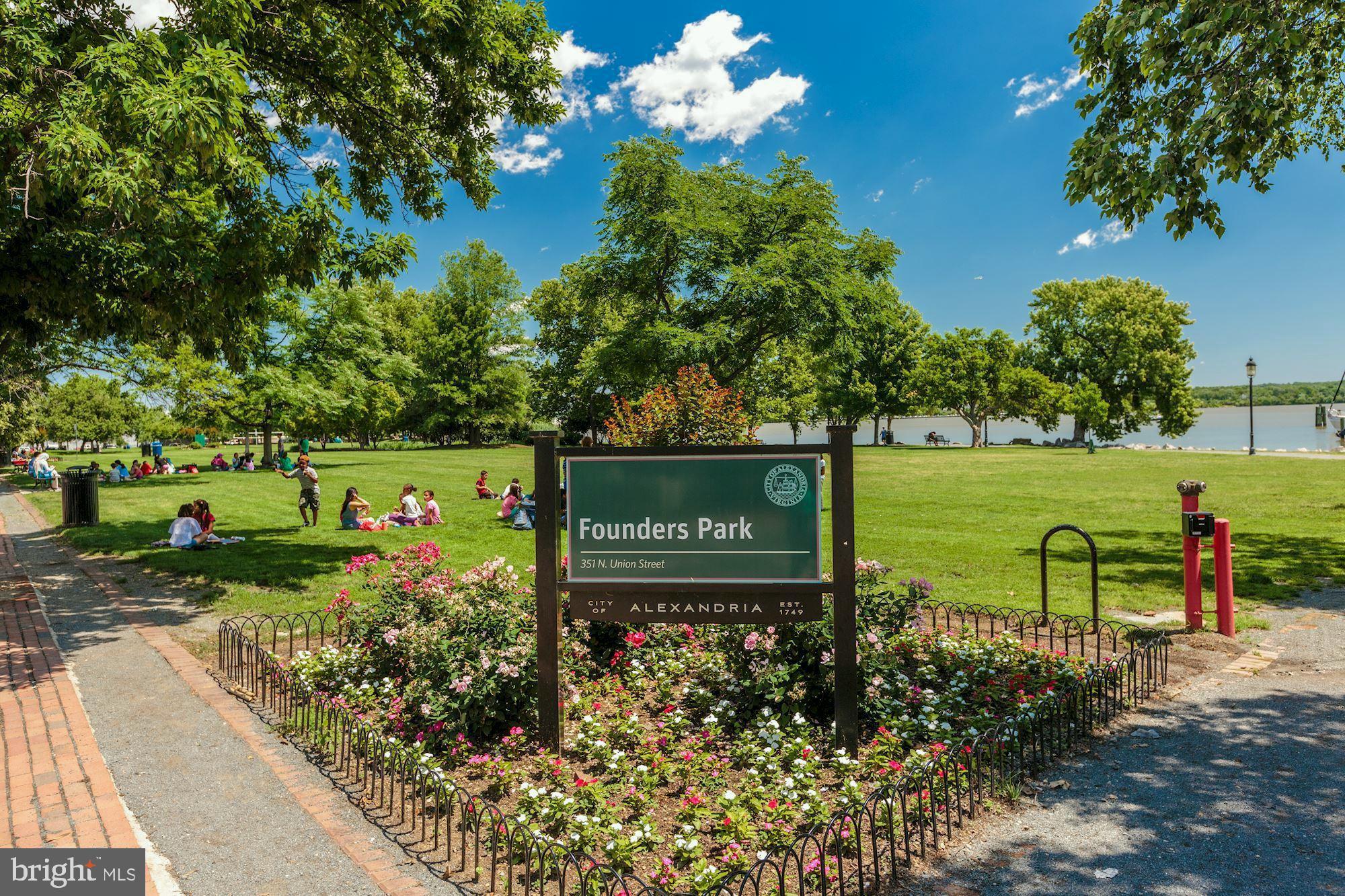 OLD TOWN NORTH - Residential