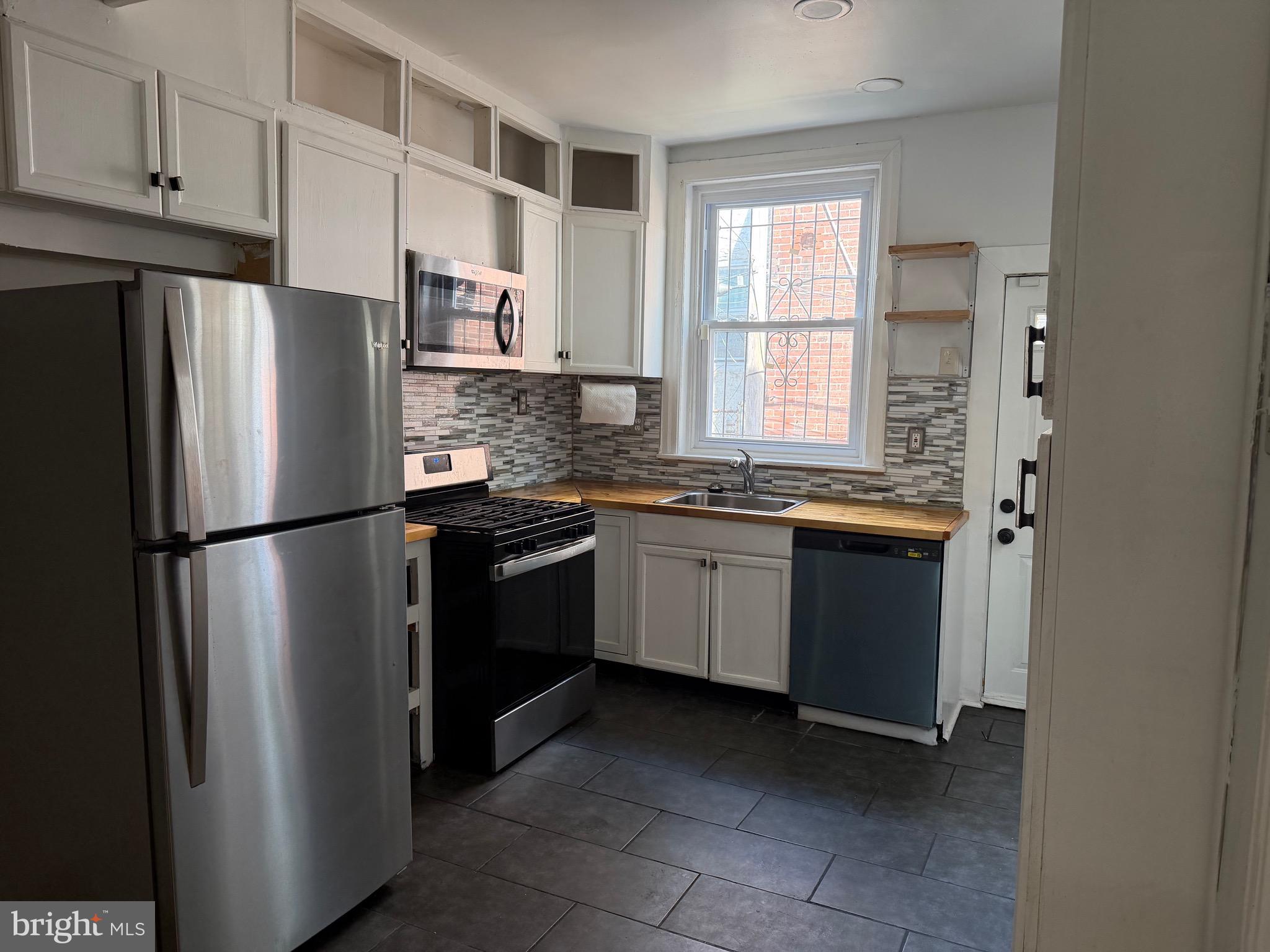 STRAWBERRY MANSION - Residential