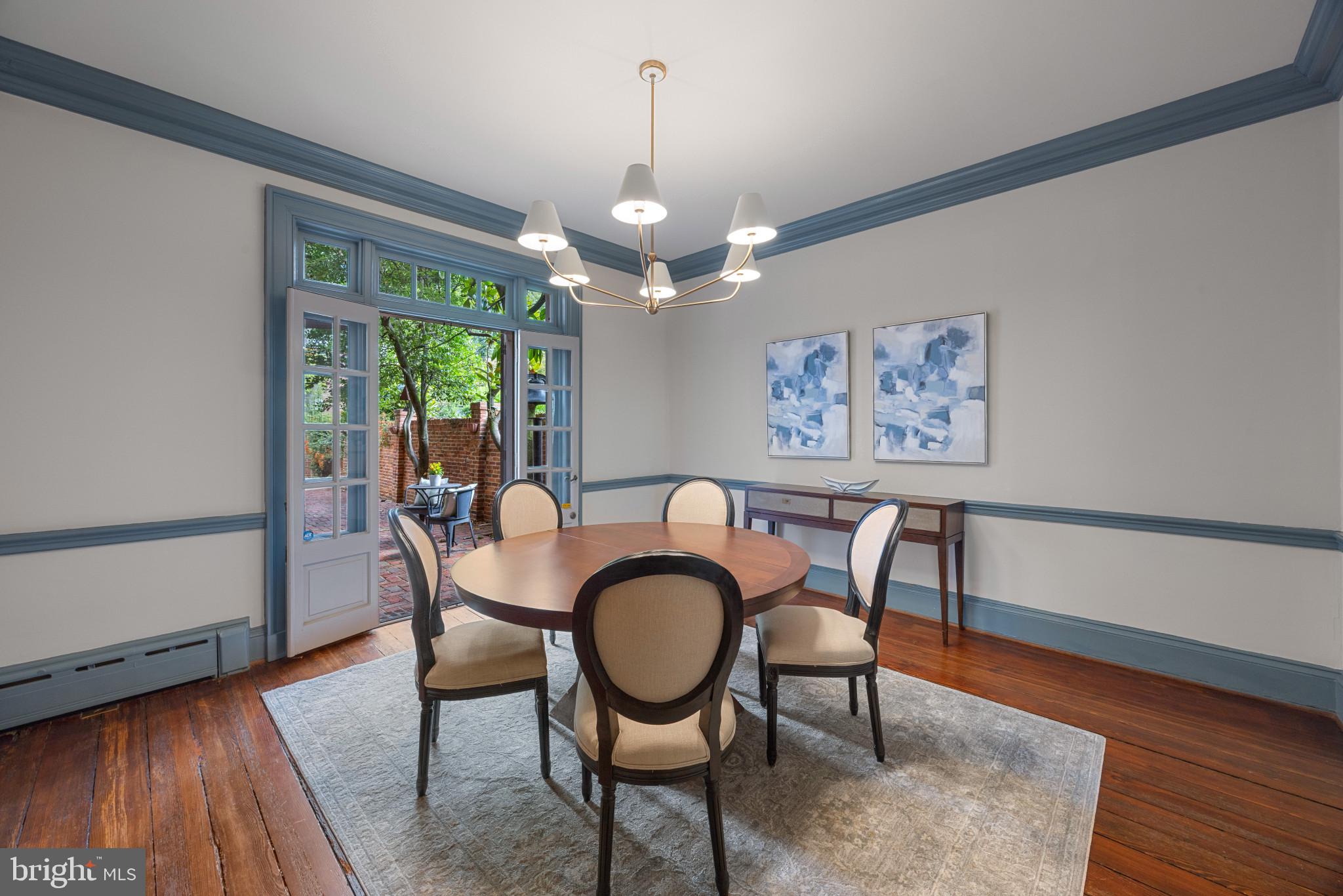 OLD TOWN ALEXANDRIA - Residential