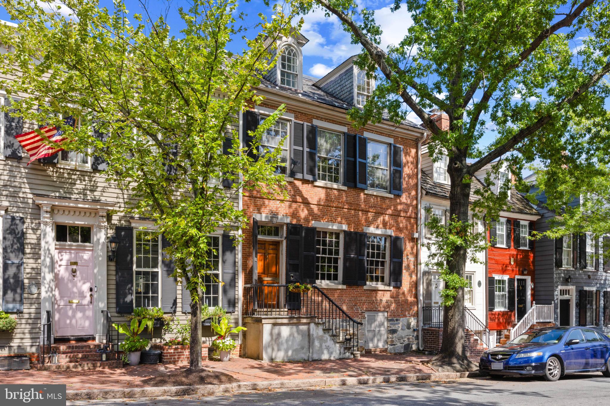 OLD TOWN ALEXANDRIA - Residential